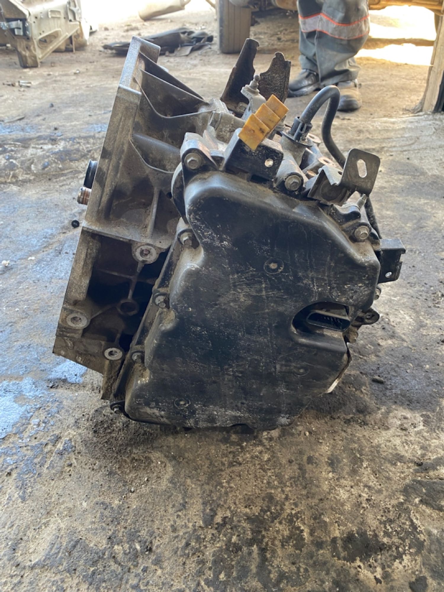https://ycs.partsauto.market/partsauto-images/thmbs/userImages/7493bedda53ffbba18042670cc6fed05/part/801f490c-1dfa-4df0-b32d-5e4609f02f76_1729091351340.jpg