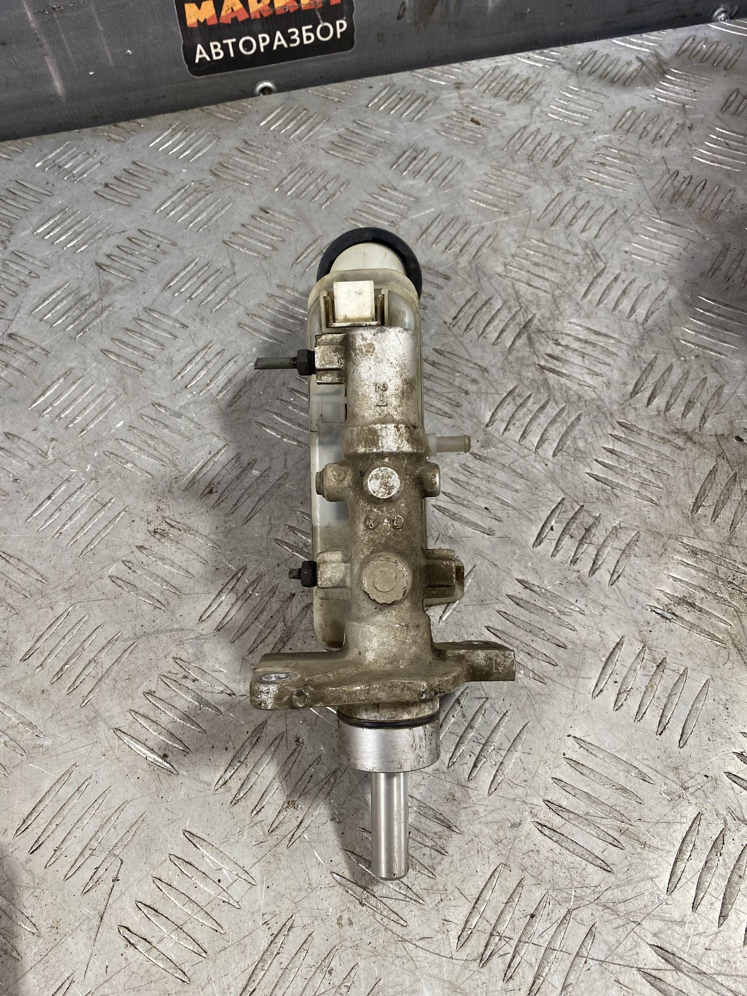 https://ycs.partsauto.market/partsauto-images/thmbs/userImages/7493bedda53ffbba18042670cc6fed05/part/81b652eb-674d-45c7-85dc-a4f0071bf82d_1720175835917.jpg