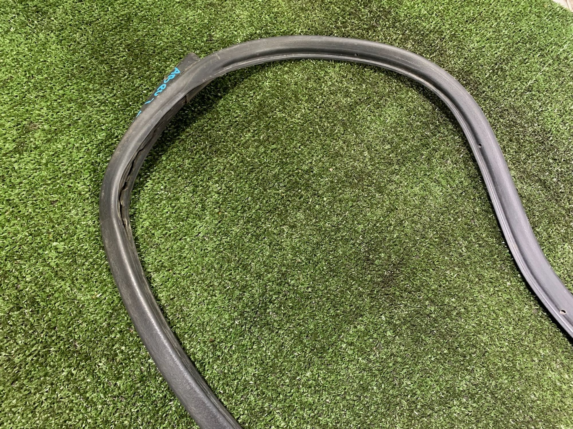 https://ycs.partsauto.market/partsauto-images/thmbs/userImages/7493bedda53ffbba18042670cc6fed05/part/81f236f4-df2a-4ad6-b985-d2ef434153f6_1732182732804.jpg