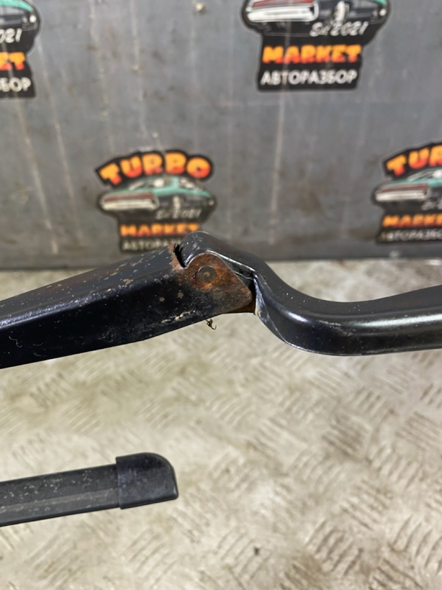 https://ycs.partsauto.market/partsauto-images/thmbs/userImages/7493bedda53ffbba18042670cc6fed05/part/82456153-160f-40b2-b35e-5a4176ed2f71_1725287938049.jpg