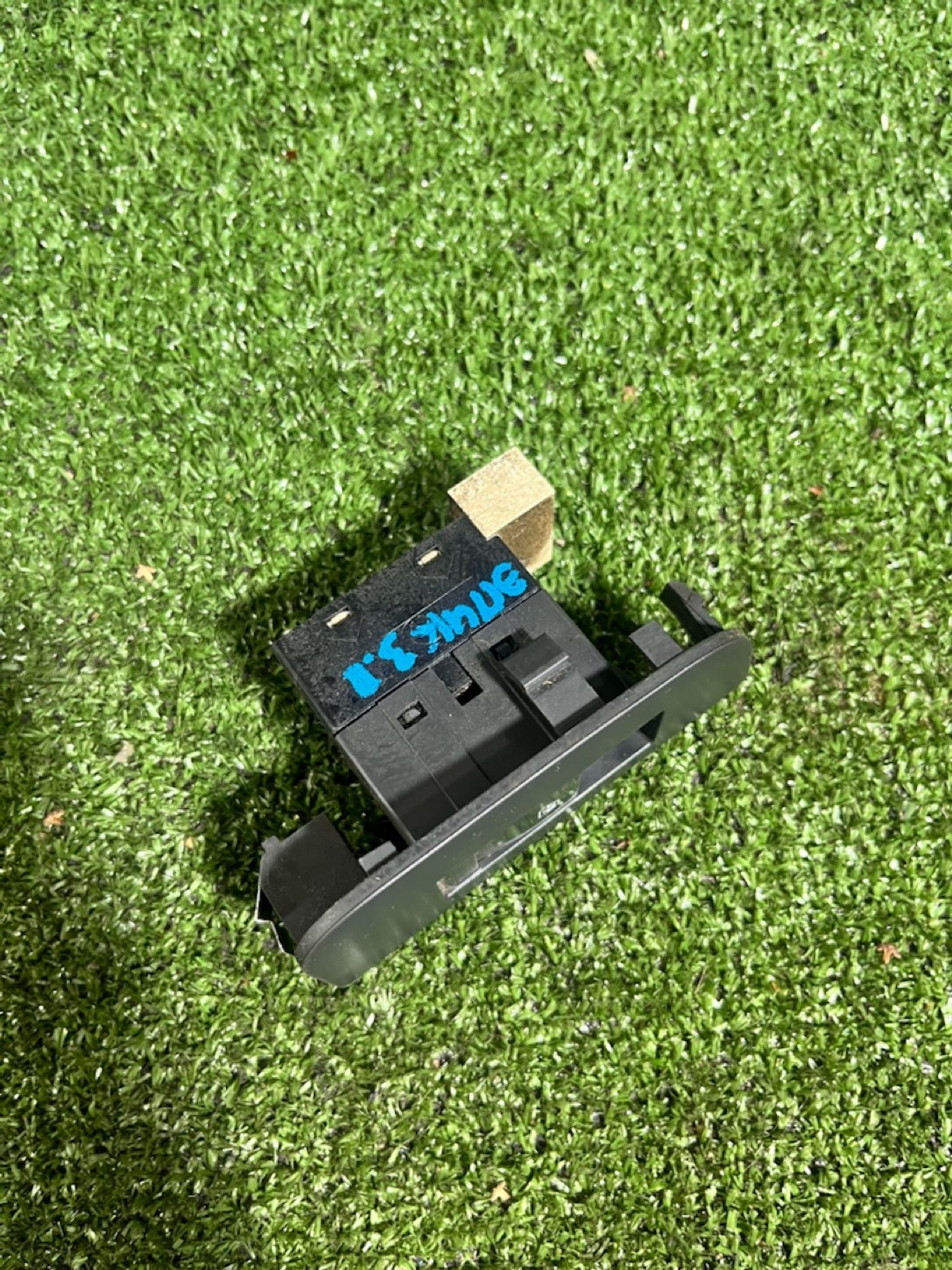 https://ycs.partsauto.market/partsauto-images/thmbs/userImages/7493bedda53ffbba18042670cc6fed05/part/82dbbda2-6b85-4cee-972d-d52a54dcace5_1731566796203.jpg