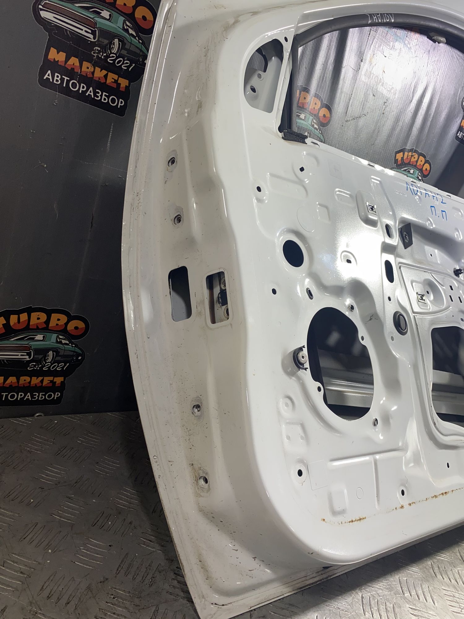 https://ycs.partsauto.market/partsauto-images/thmbs/userImages/7493bedda53ffbba18042670cc6fed05/part/82e8e9bc-f5b1-4ed6-b9a9-c37cd55d0758_1718980132717.jpg