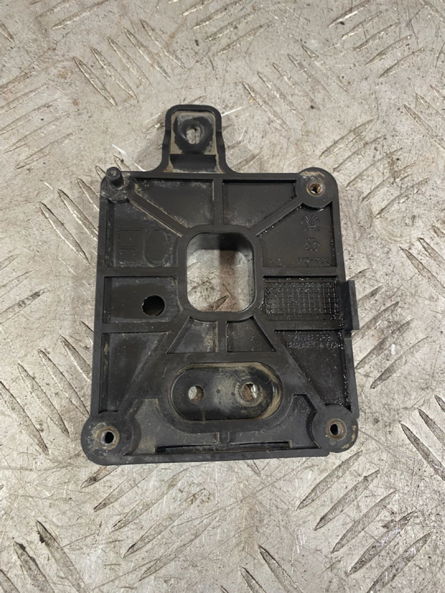 https://ycs.partsauto.market/partsauto-images/thmbs/userImages/7493bedda53ffbba18042670cc6fed05/part/84cdfe67-1936-4c5f-b504-39a500fa6f60_1721654892640.jpg