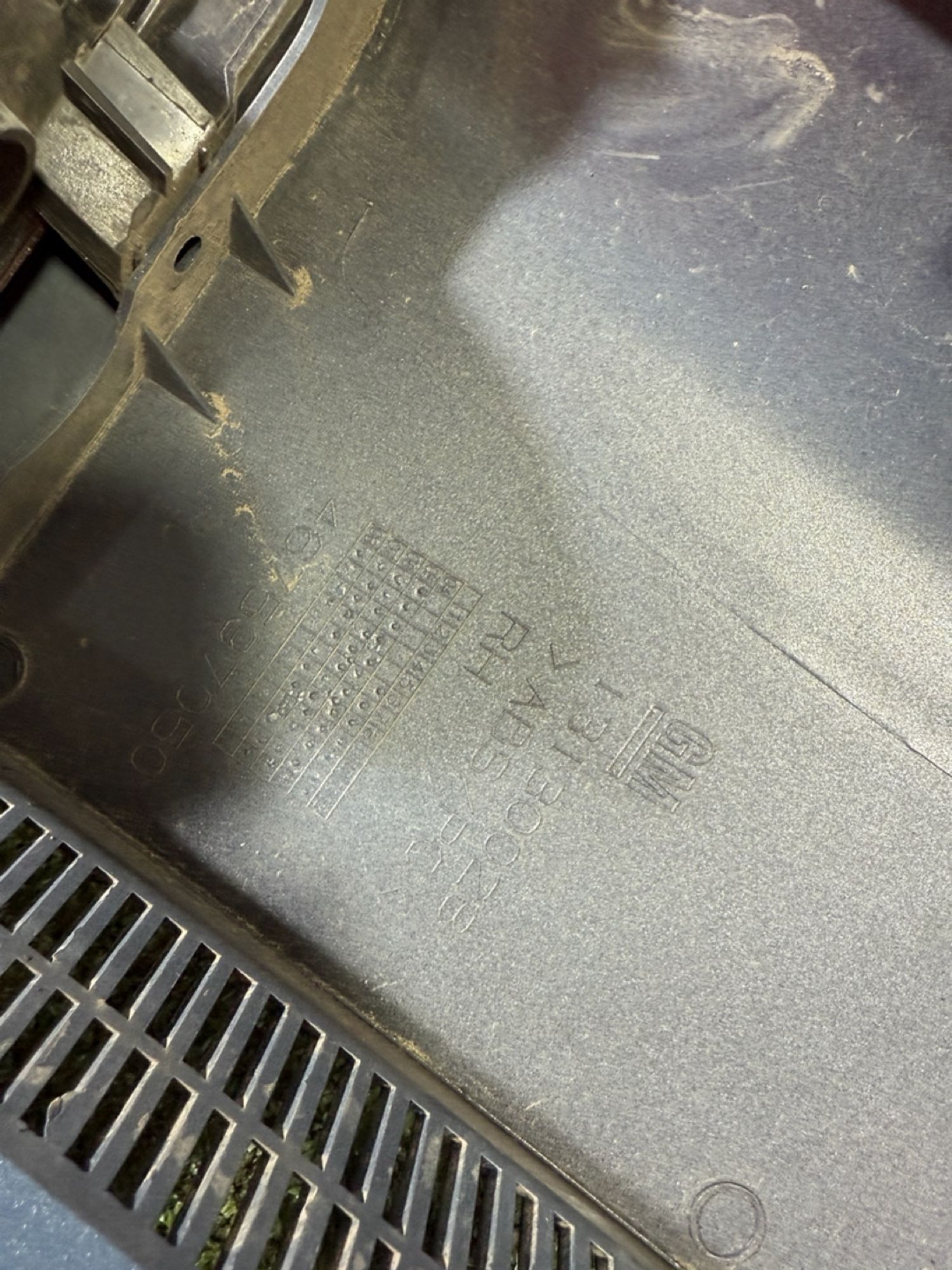https://ycs.partsauto.market/partsauto-images/thmbs/userImages/7493bedda53ffbba18042670cc6fed05/part/86554128-5c46-4ca5-96fb-8dcbaf7c2439_1737552851760.jpg