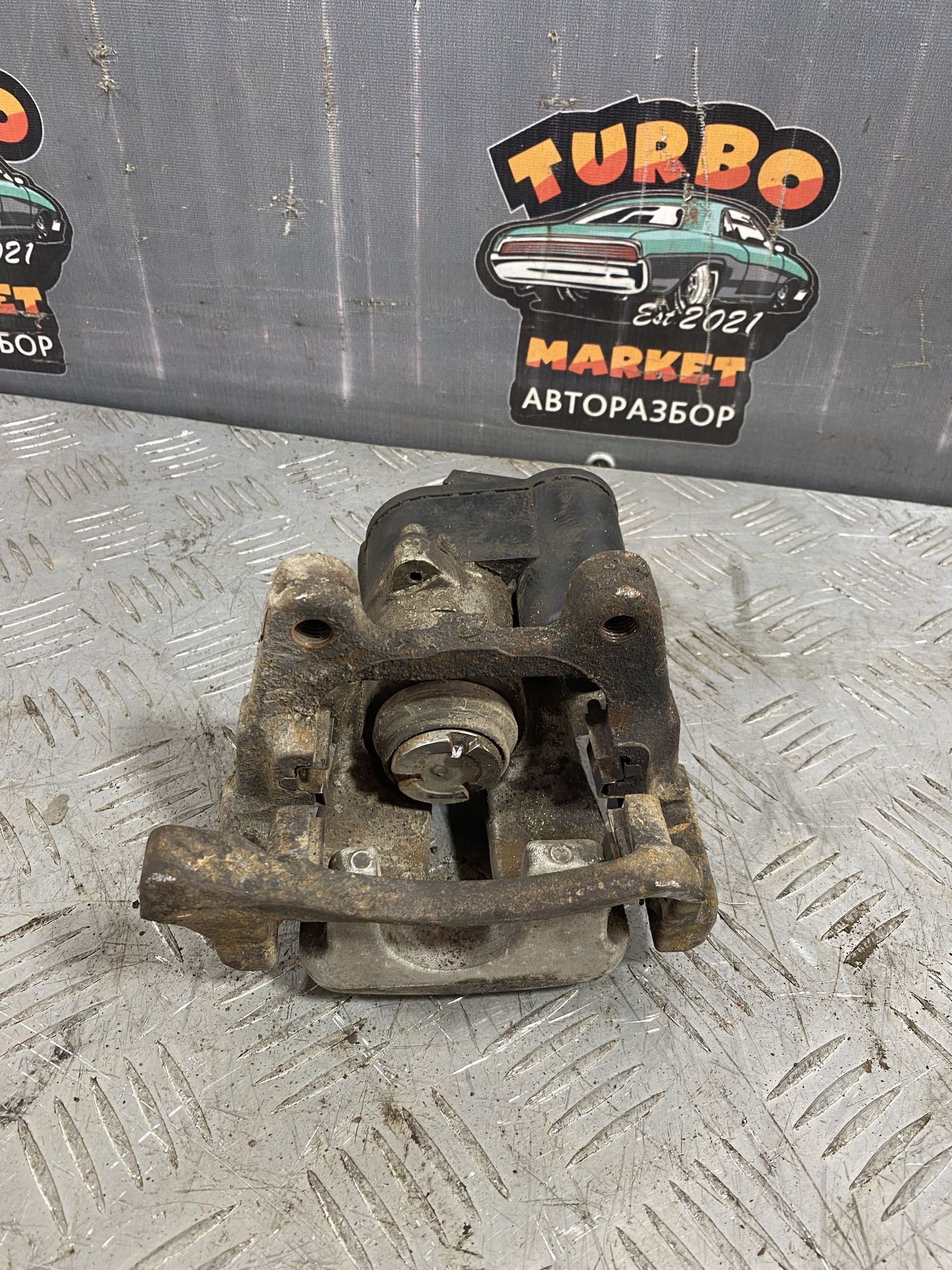https://ycs.partsauto.market/partsauto-images/thmbs/userImages/7493bedda53ffbba18042670cc6fed05/part/87049965-6ea8-4060-9d48-9aae8b99bd02_1718617329747.jpg