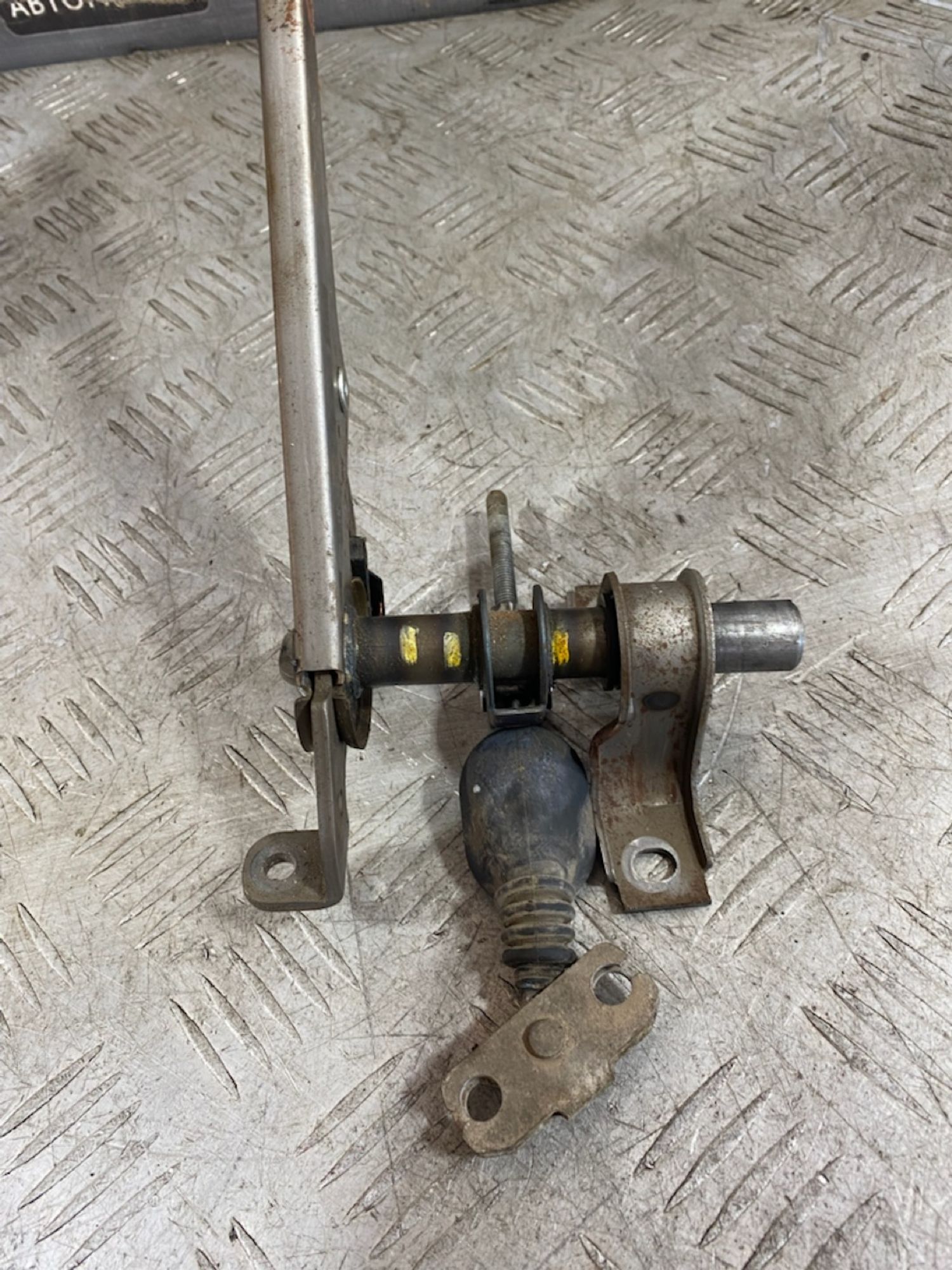 https://ycs.partsauto.market/partsauto-images/thmbs/userImages/7493bedda53ffbba18042670cc6fed05/part/885dadfa-a956-4138-9516-58ee87c00452_1725620159079.jpg