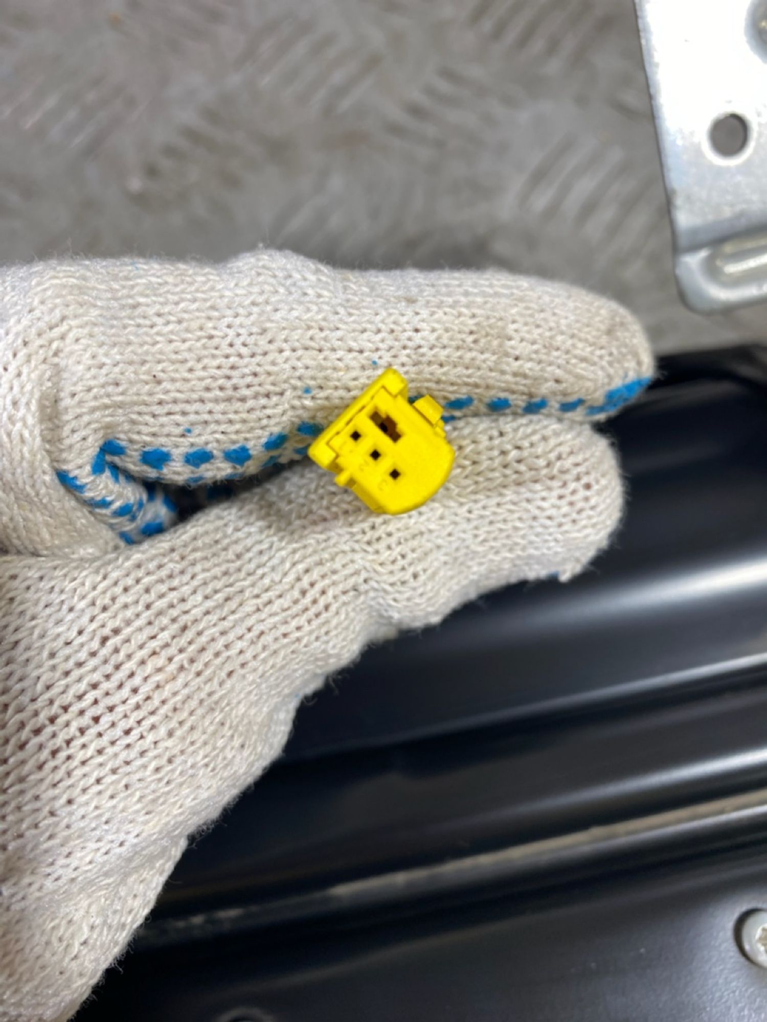 https://ycs.partsauto.market/partsauto-images/thmbs/userImages/7493bedda53ffbba18042670cc6fed05/part/89598dfa-f143-42f7-ae81-5546e5800ab8_1727187956666.jpg