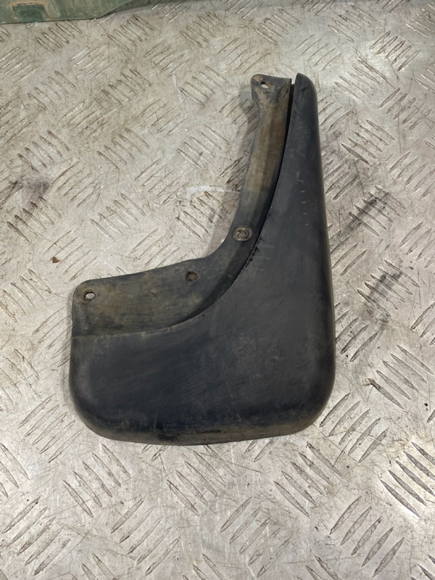 https://ycs.partsauto.market/partsauto-images/thmbs/userImages/7493bedda53ffbba18042670cc6fed05/part/89a0a6a0-7e97-4d1d-beba-32a01263f37f_1721139513778.jpg