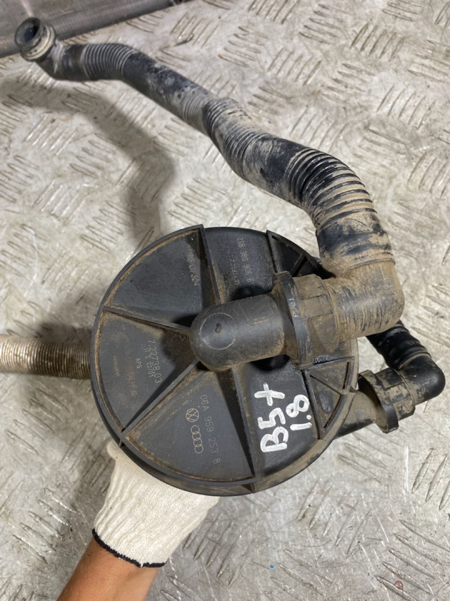 https://ycs.partsauto.market/partsauto-images/thmbs/userImages/7493bedda53ffbba18042670cc6fed05/part/8a408f28-7eec-4cdb-890e-70c29b2a0fe2_1727187531290.jpg