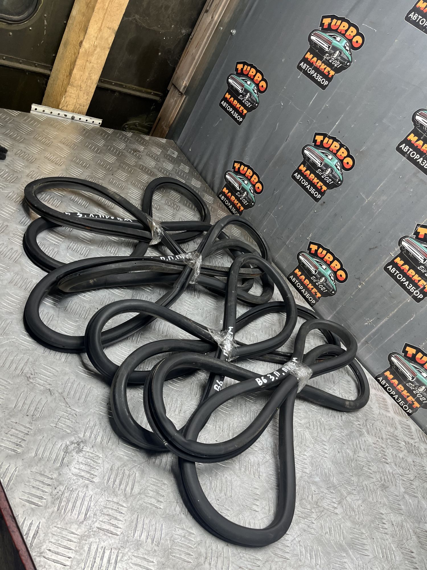 https://ycs.partsauto.market/partsauto-images/thmbs/userImages/7493bedda53ffbba18042670cc6fed05/part/8c94beb8-1ee2-4cd0-aabb-c1ba940f2991_1718106026682.jpg