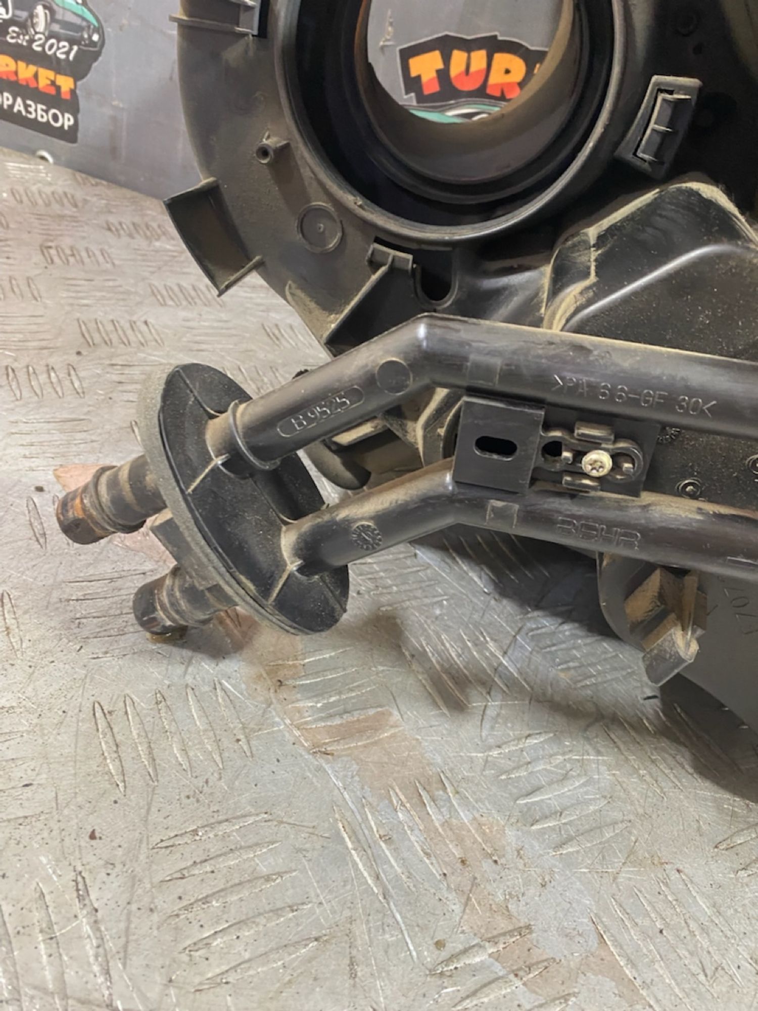https://ycs.partsauto.market/partsauto-images/thmbs/userImages/7493bedda53ffbba18042670cc6fed05/part/8d1462e0-23e5-4a2f-9b8b-5b0250063480_1721828327044.jpg