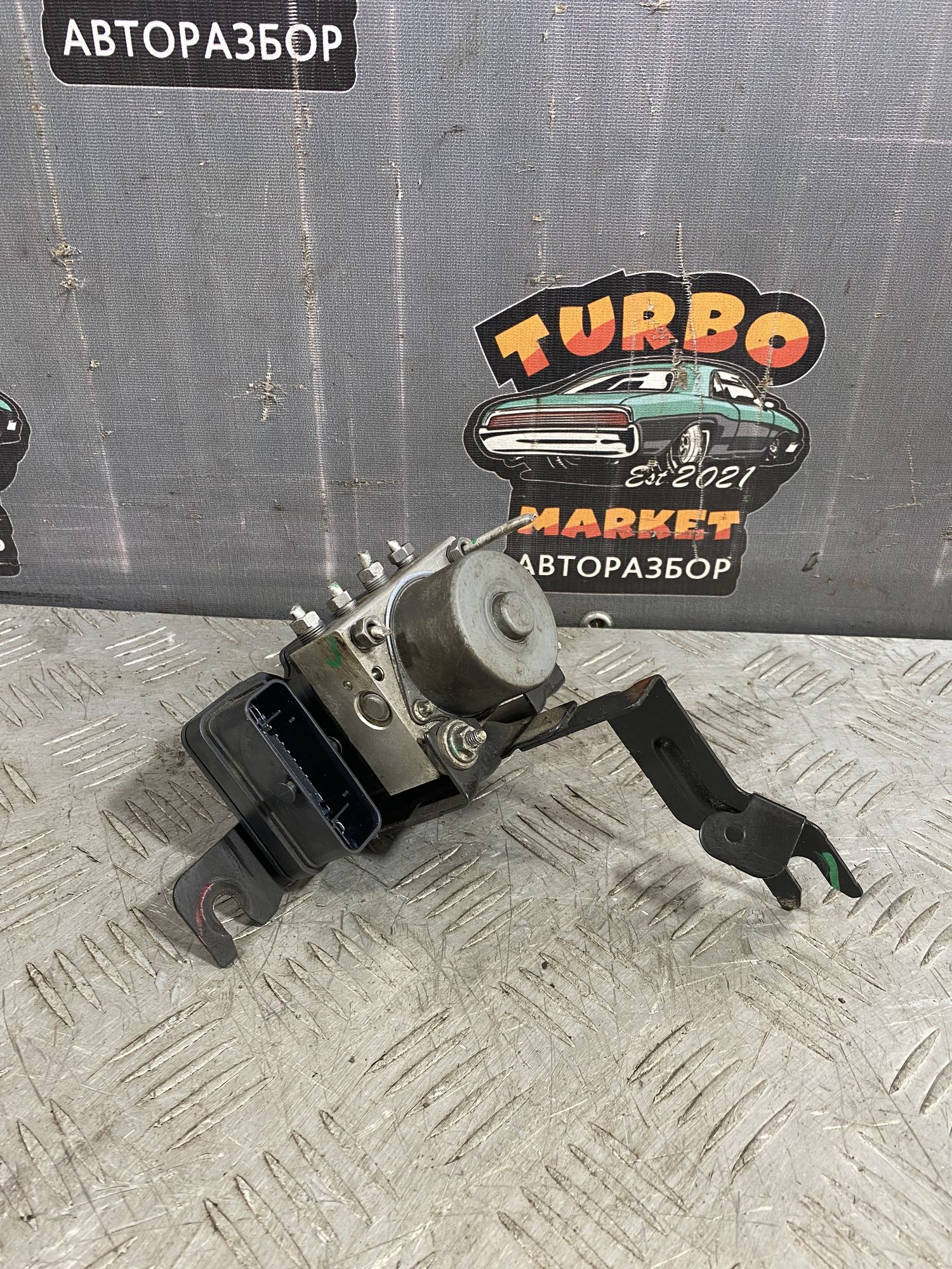 https://ycs.partsauto.market/partsauto-images/thmbs/userImages/7493bedda53ffbba18042670cc6fed05/part/8d7e9764-6804-4aa9-985c-3bac82373741_1718716634758.jpg