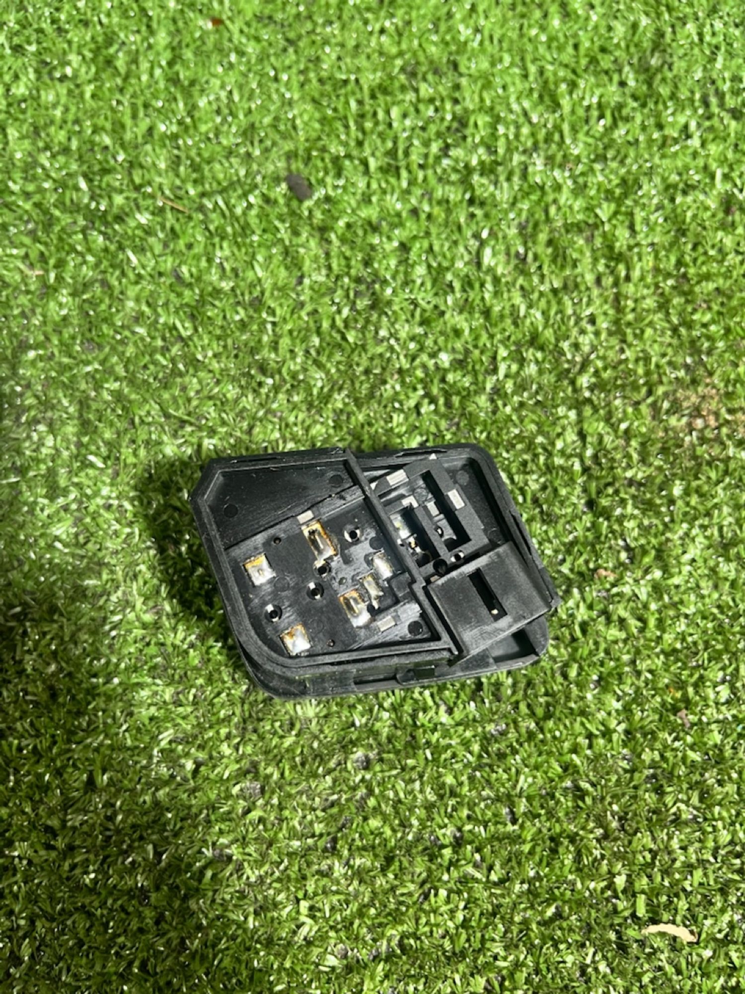 https://ycs.partsauto.market/partsauto-images/thmbs/userImages/7493bedda53ffbba18042670cc6fed05/part/8d9dda17-515f-496b-a4f0-5e8ba09c5c8e_1731501894968.jpg