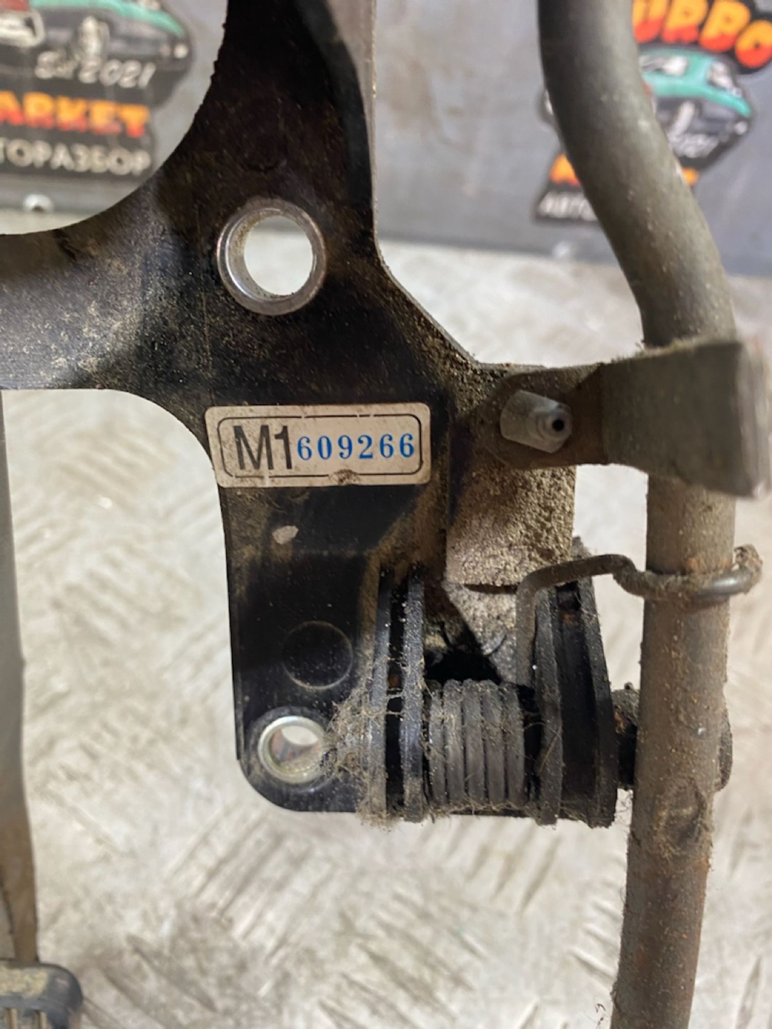 https://ycs.partsauto.market/partsauto-images/thmbs/userImages/7493bedda53ffbba18042670cc6fed05/part/8ea36fe7-4958-43fe-a5bc-56d8e59cd7f3_1723205628821.jpg