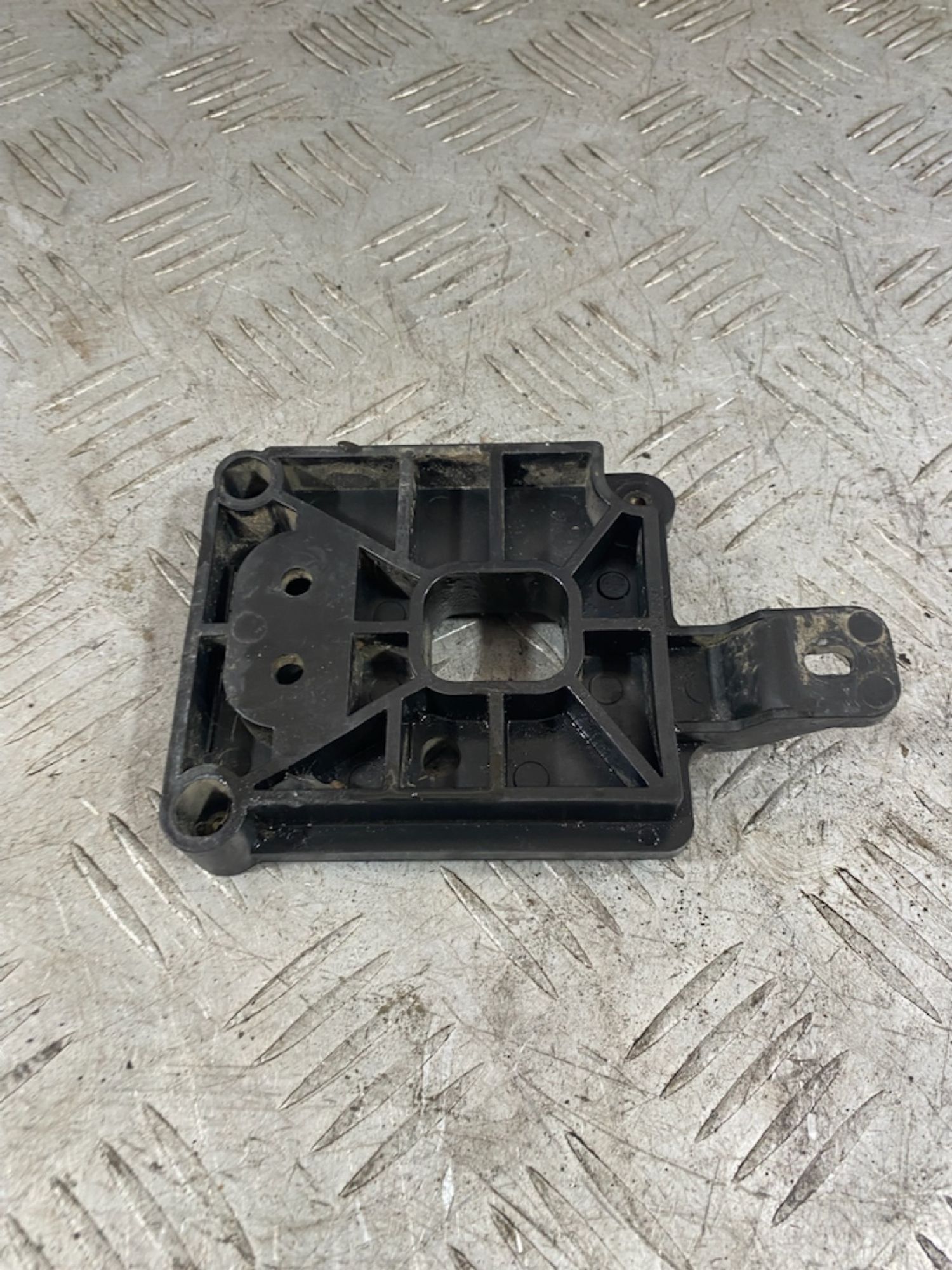 https://ycs.partsauto.market/partsauto-images/thmbs/userImages/7493bedda53ffbba18042670cc6fed05/part/8f81ebb6-2aa3-4463-a6a0-29f5a22a603f_1721654885015.jpg