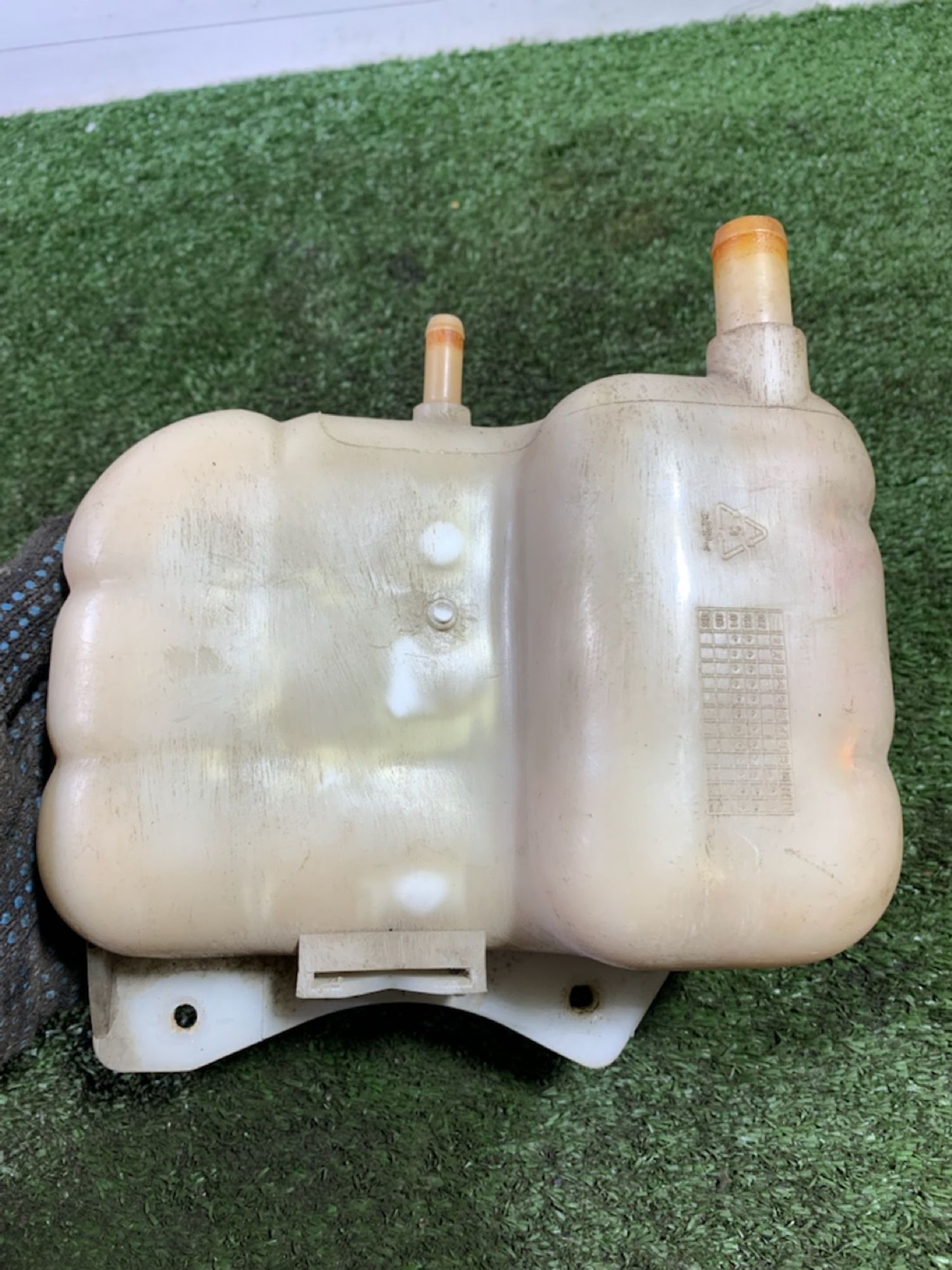 https://ycs.partsauto.market/partsauto-images/thmbs/userImages/7493bedda53ffbba18042670cc6fed05/part/900c1ced-e55e-4f74-915e-0e16cde1fe25_1743689228194.jpg