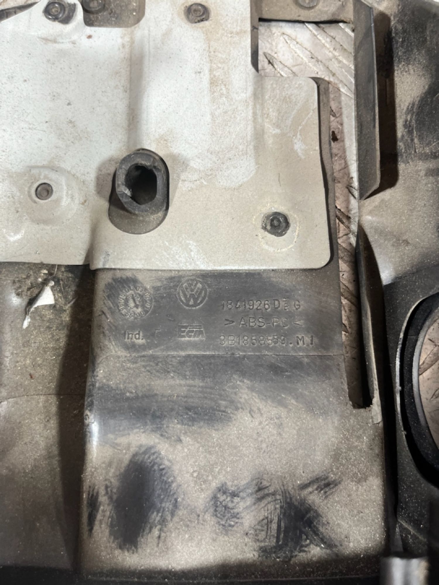 https://ycs.partsauto.market/partsauto-images/thmbs/userImages/7493bedda53ffbba18042670cc6fed05/part/9037a883-5bdb-42c1-9eb9-e7e86859c88b_1721303293893.jpg
