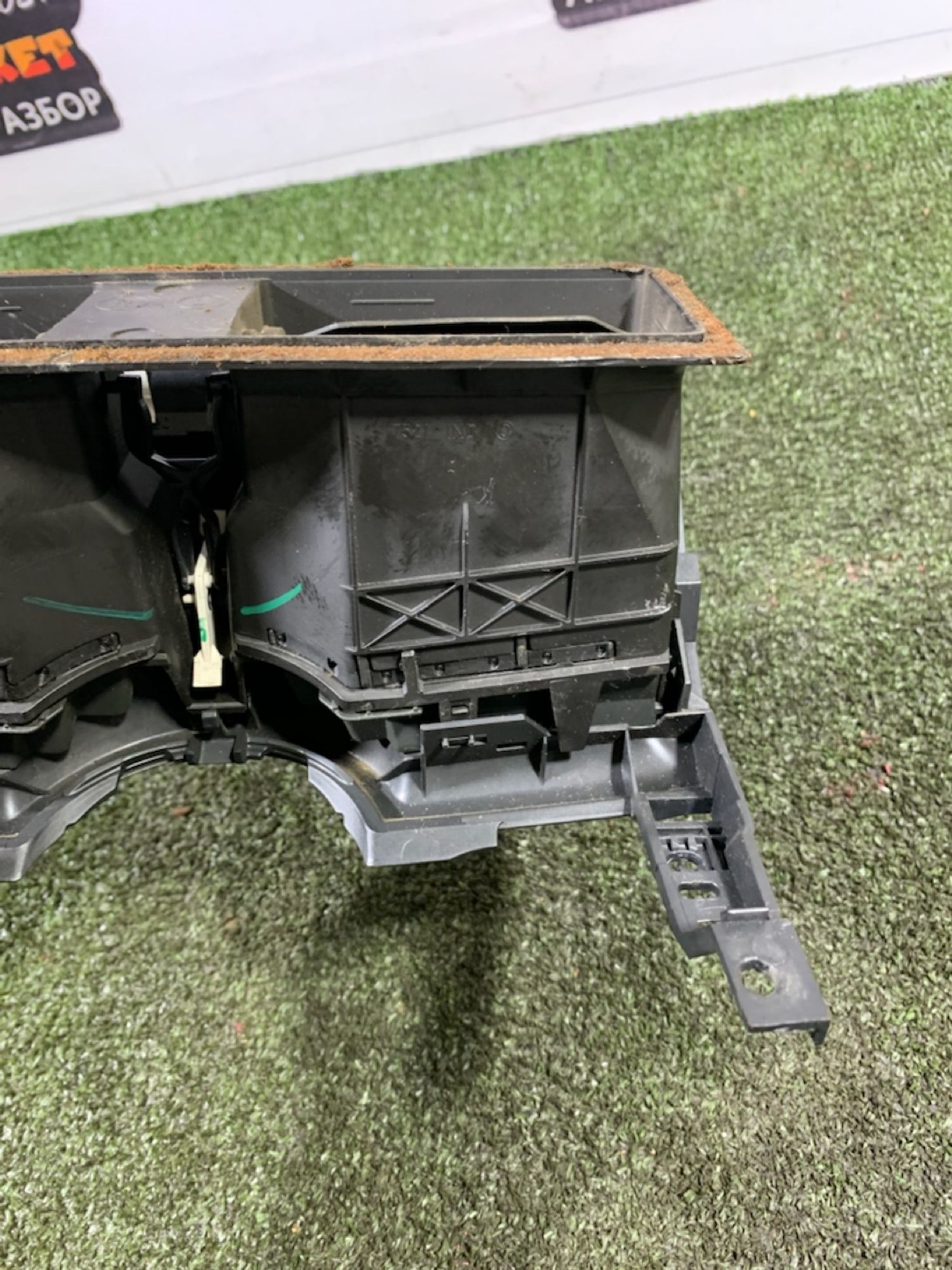 https://ycs.partsauto.market/partsauto-images/thmbs/userImages/7493bedda53ffbba18042670cc6fed05/part/915a57dd-86b4-498a-a3a4-7ec85a3d35fe_1738937303329.jpg