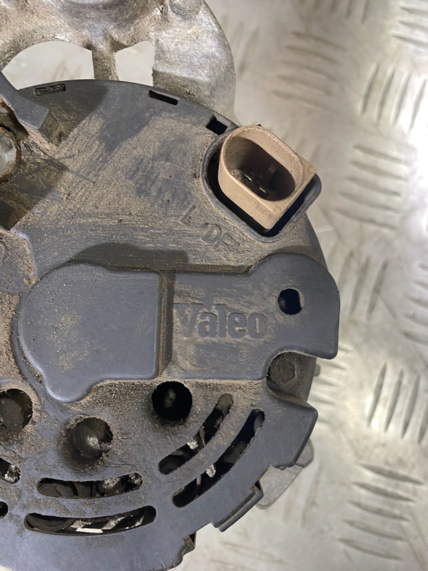 https://ycs.partsauto.market/partsauto-images/thmbs/userImages/7493bedda53ffbba18042670cc6fed05/part/91e4a63e-d6f7-4147-b450-a507d9ed1ea1_1721415556352.jpg