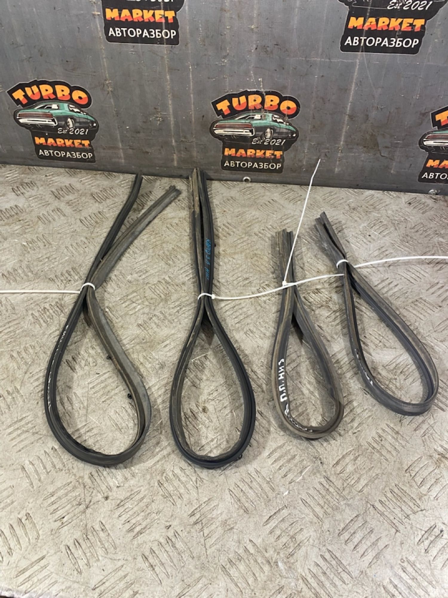 https://ycs.partsauto.market/partsauto-images/thmbs/userImages/7493bedda53ffbba18042670cc6fed05/part/934bacb0-8a06-4839-8520-4687ccdec35c_1724845131931.jpg