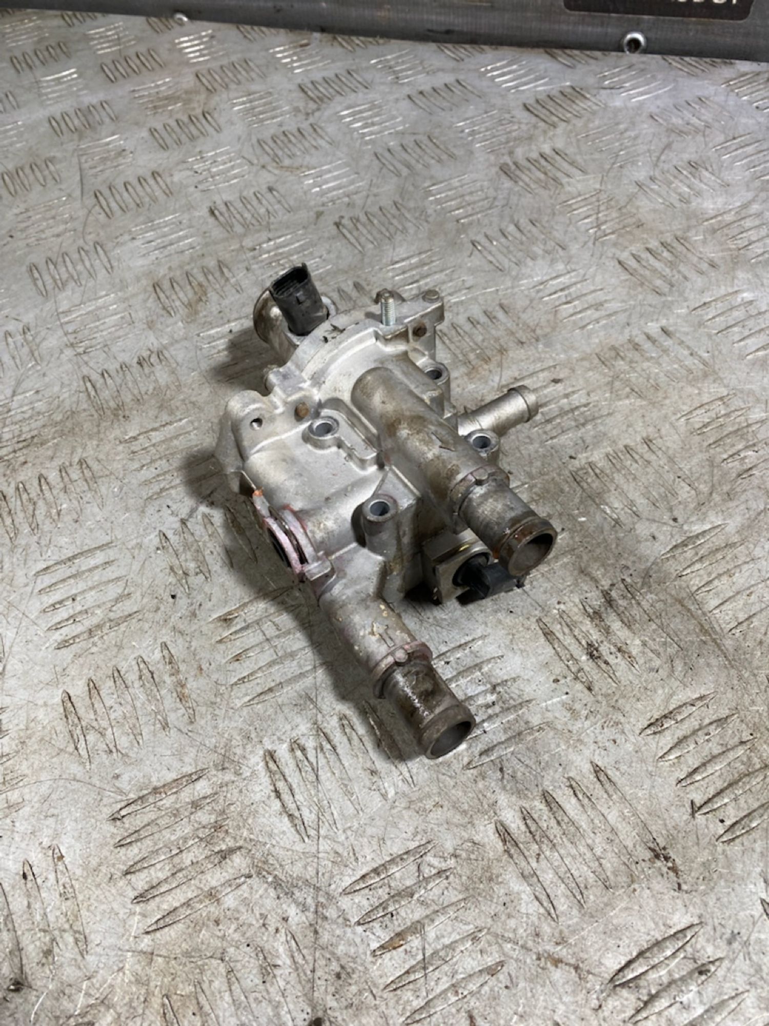 https://ycs.partsauto.market/partsauto-images/thmbs/userImages/7493bedda53ffbba18042670cc6fed05/part/93583ff5-d22d-4c1b-936e-ca3fe94963da_1728570954397.jpg