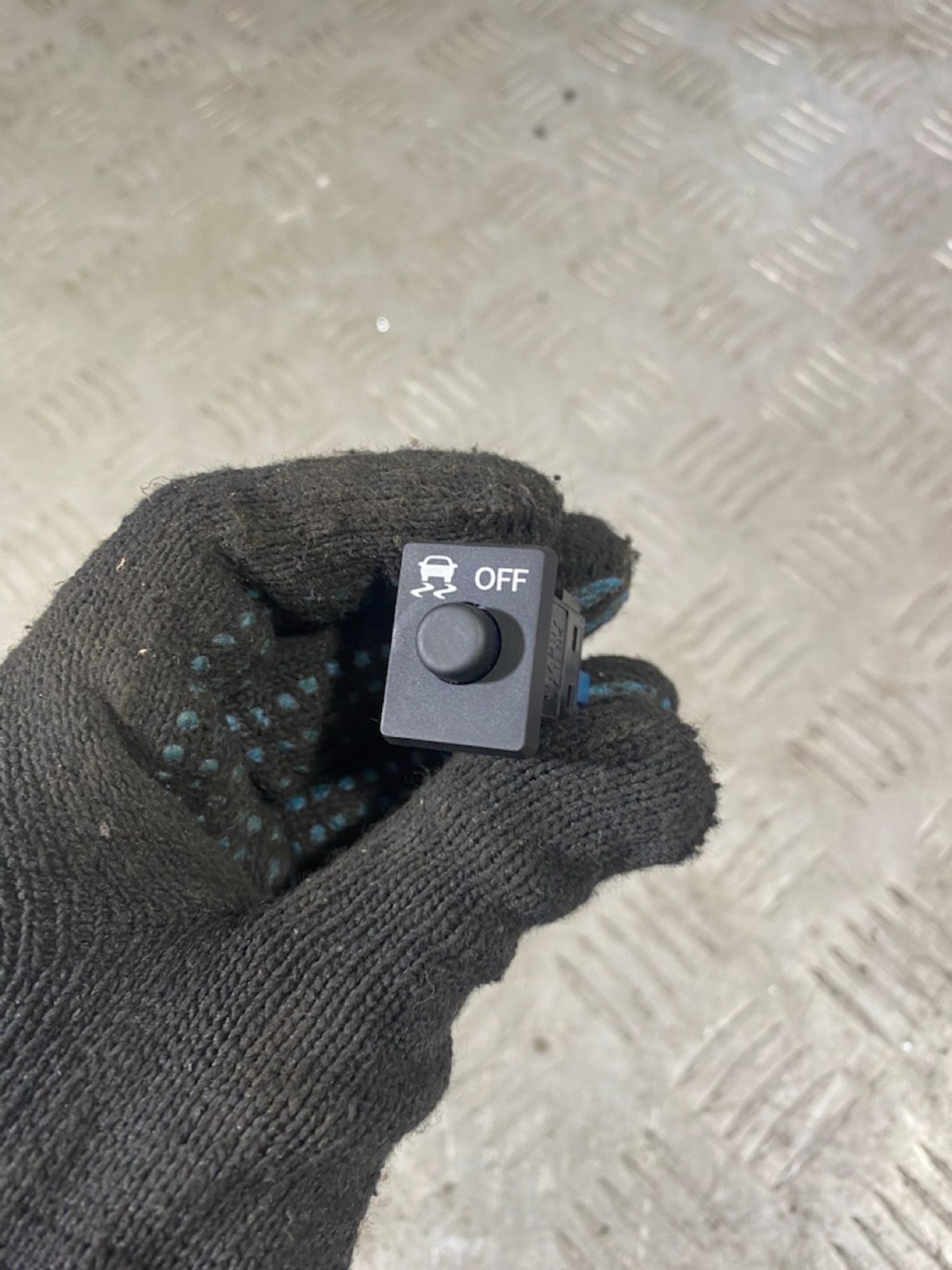https://ycs.partsauto.market/partsauto-images/thmbs/userImages/7493bedda53ffbba18042670cc6fed05/part/9373ea21-18d7-460a-8576-1daafd831912_1722076696954.jpg