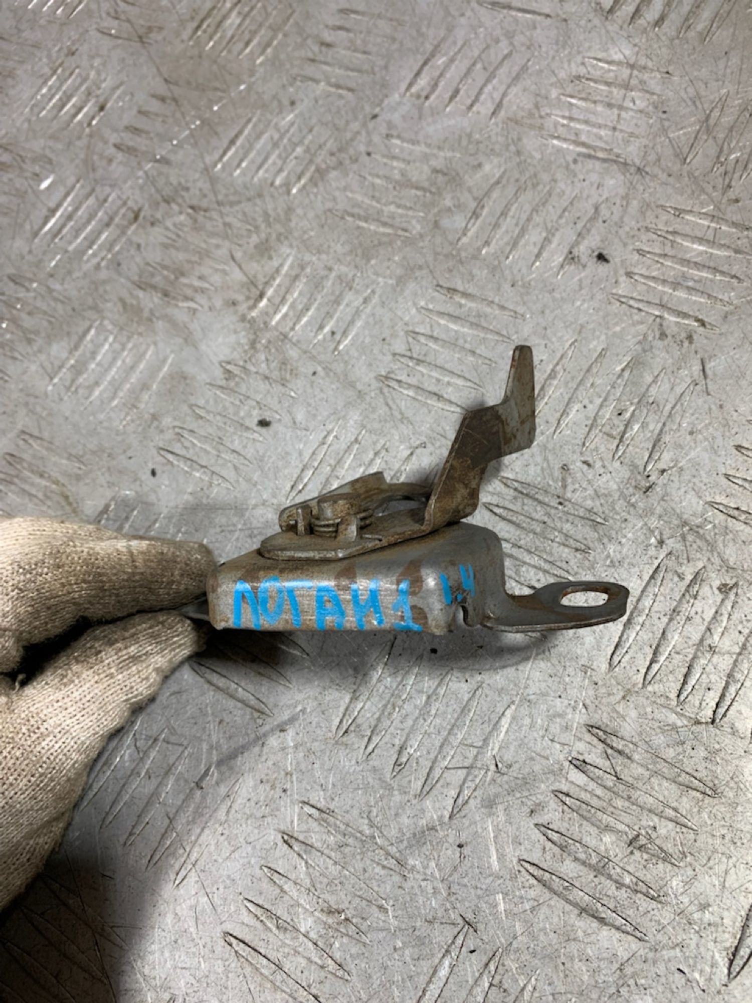 https://ycs.partsauto.market/partsauto-images/thmbs/userImages/7493bedda53ffbba18042670cc6fed05/part/97694d80-1dcd-4b06-a889-79406266897b_1729240829995.jpg