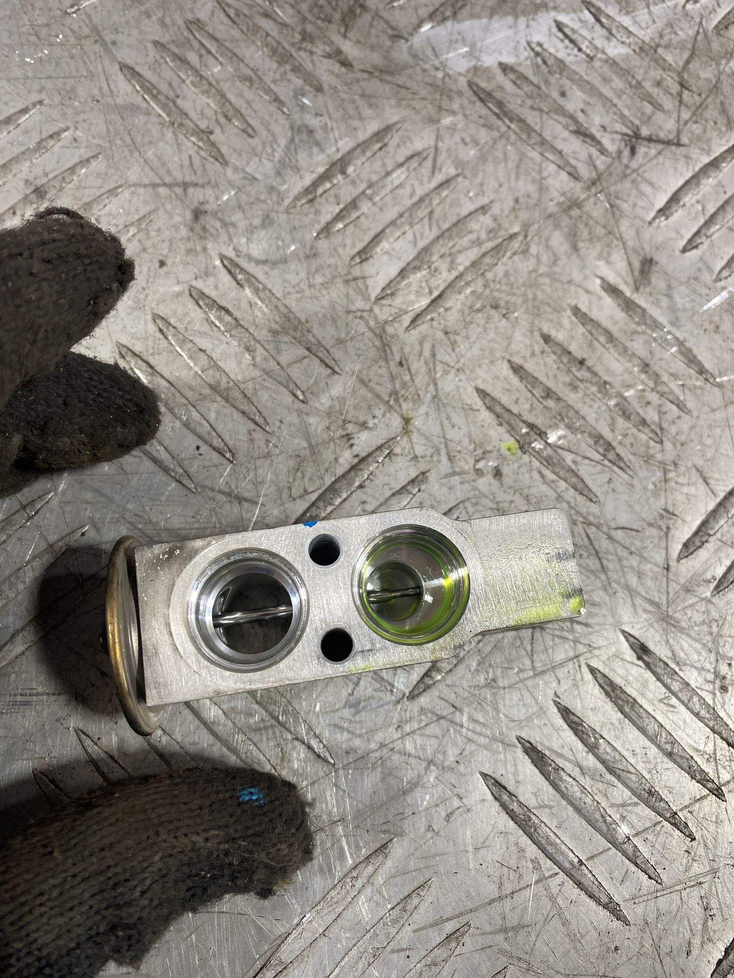 https://ycs.partsauto.market/partsauto-images/thmbs/userImages/7493bedda53ffbba18042670cc6fed05/part/9915fcbc-abbb-4104-ab2f-35b7b303bd90_1720445025772.jpg