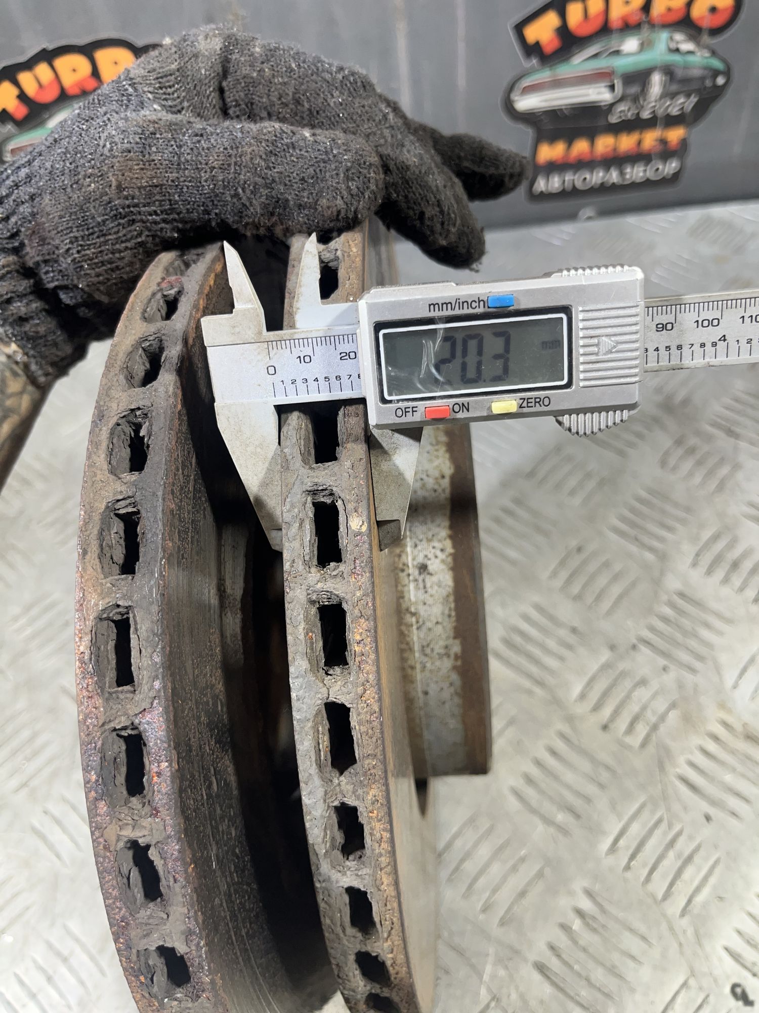 https://ycs.partsauto.market/partsauto-images/thmbs/userImages/7493bedda53ffbba18042670cc6fed05/part/9b3b03e3-c07c-4aba-b921-1cffbcbe9d2e_1718181920808.jpg