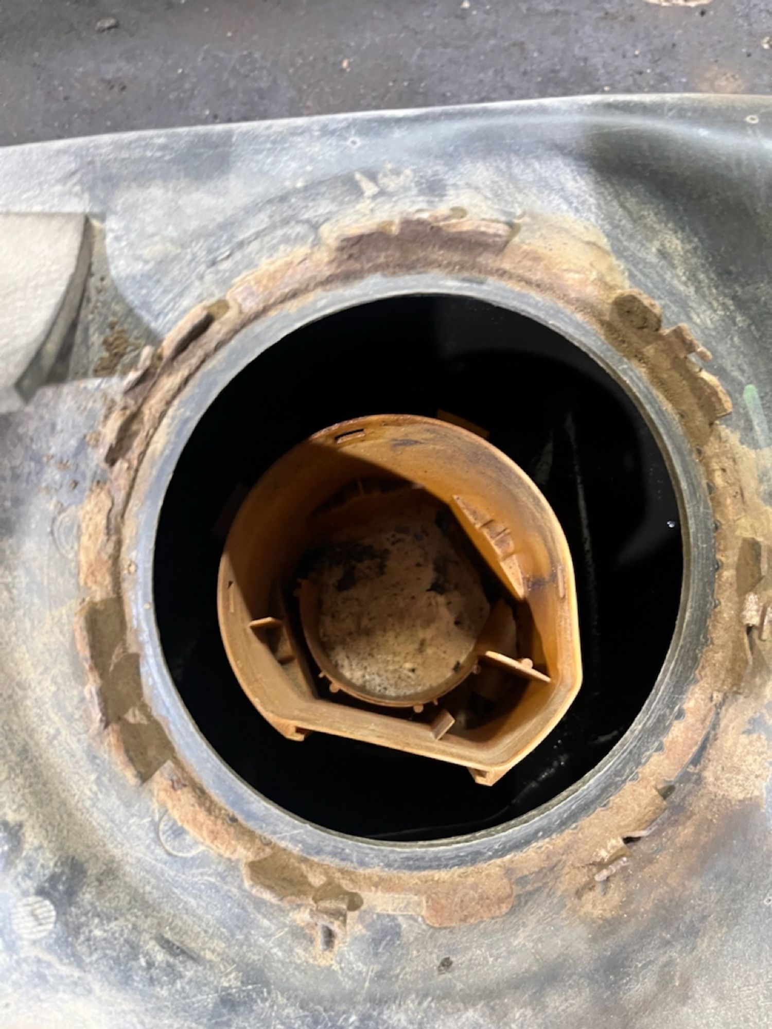https://ycs.partsauto.market/partsauto-images/thmbs/userImages/7493bedda53ffbba18042670cc6fed05/part/9cee84f6-016d-491d-a4a5-7ef03c34f8a2_1729856035451.jpg