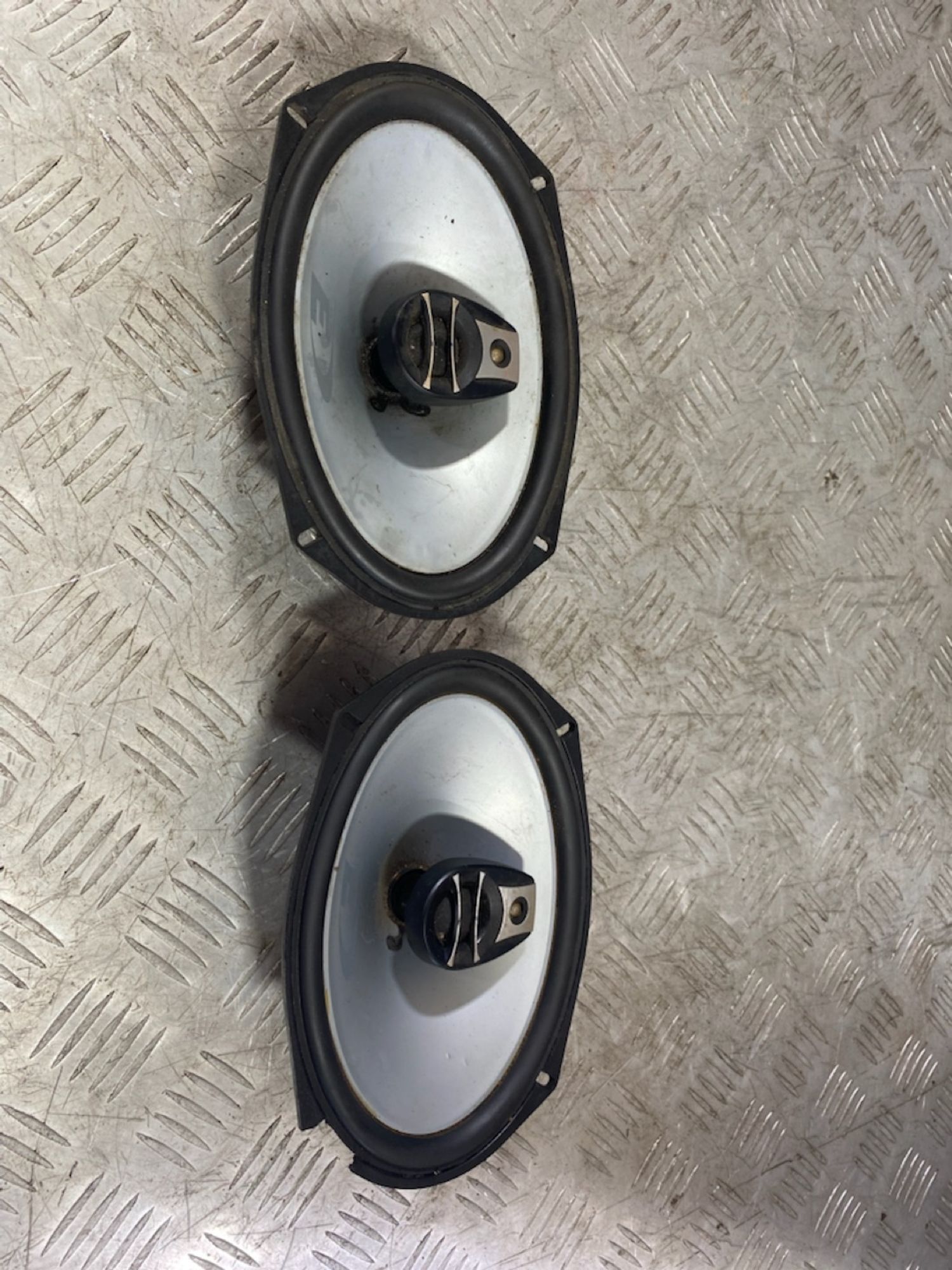 https://ycs.partsauto.market/partsauto-images/thmbs/userImages/7493bedda53ffbba18042670cc6fed05/part/9de4f1f0-eb44-4d7f-b032-0e790a56e217_1720526334649.jpg
