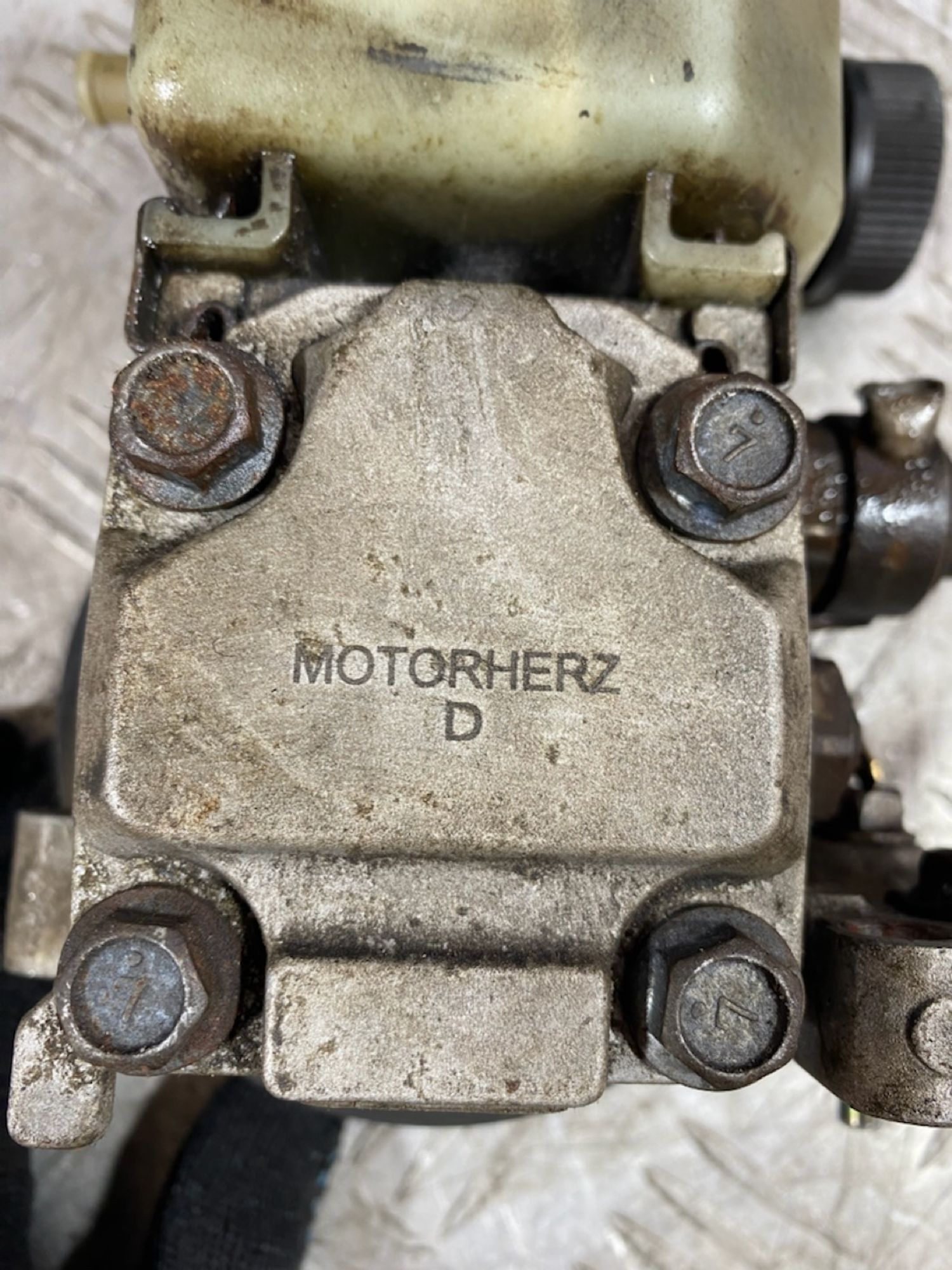 https://ycs.partsauto.market/partsauto-images/thmbs/userImages/7493bedda53ffbba18042670cc6fed05/part/a0e03616-80dd-456d-91be-9906985a0252_1720448304237.jpg