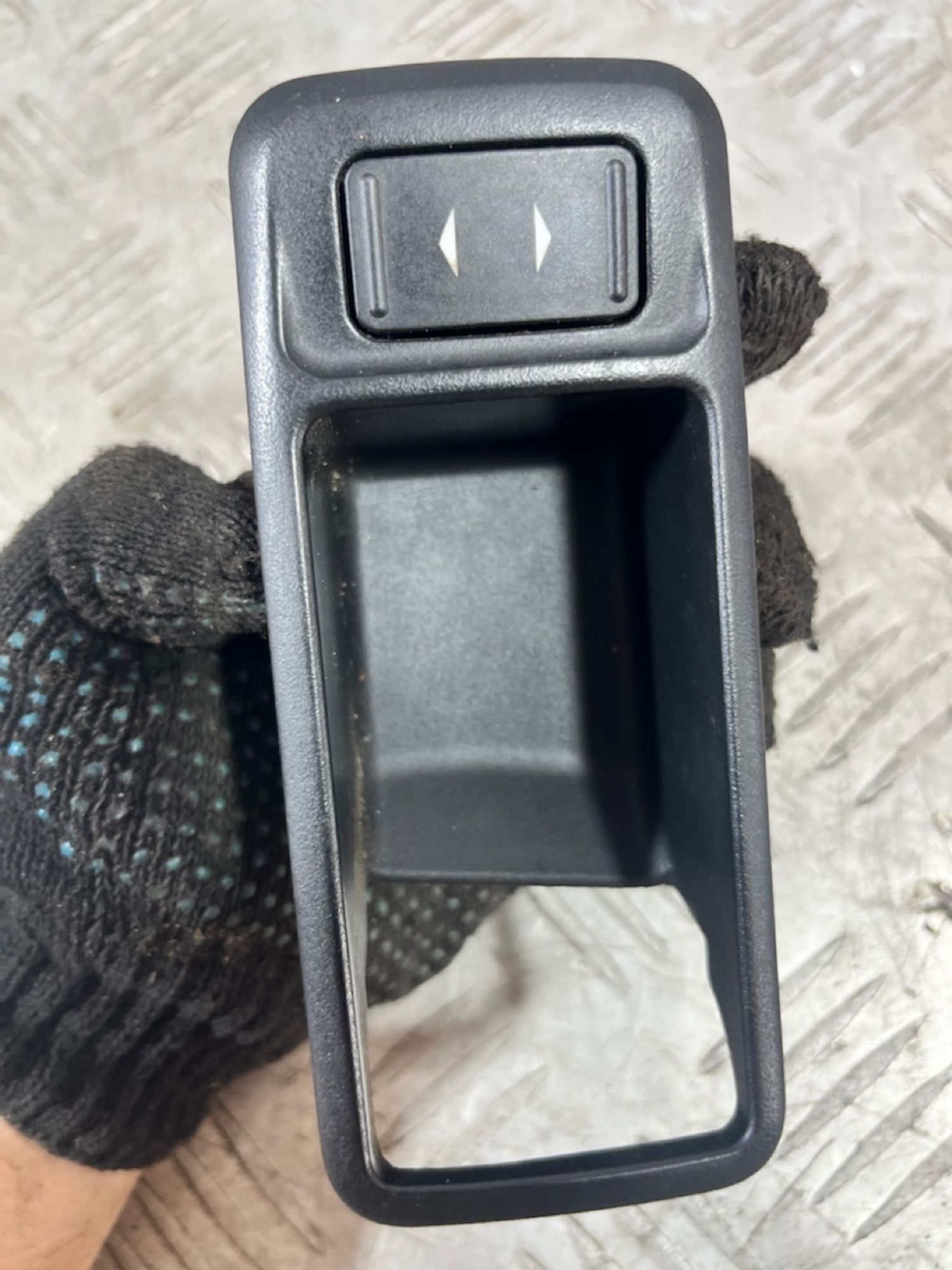 https://ycs.partsauto.market/partsauto-images/thmbs/userImages/7493bedda53ffbba18042670cc6fed05/part/a137d182-4b6b-48d3-9716-69aa87d46272_1720614787616.jpg