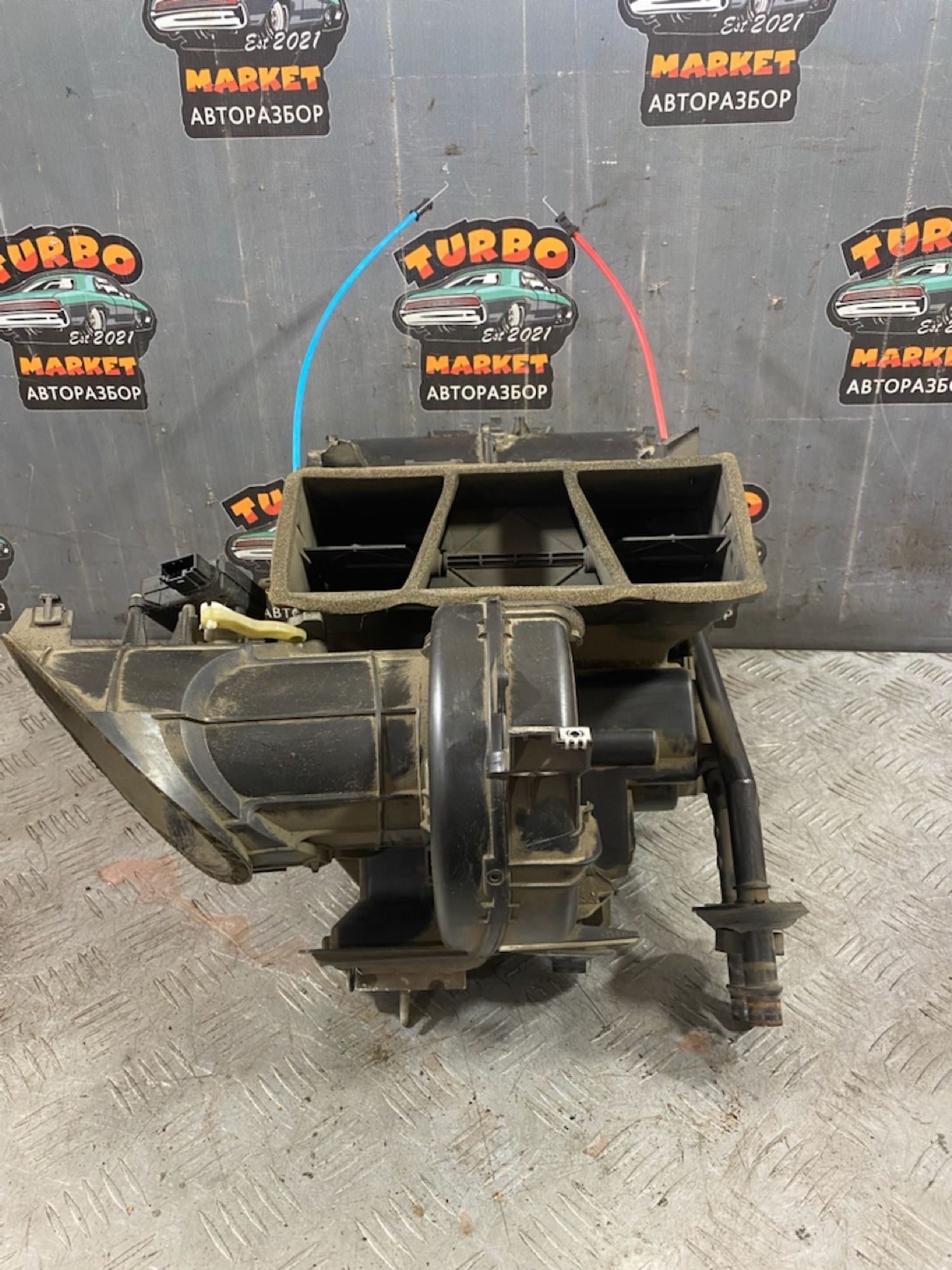 https://ycs.partsauto.market/partsauto-images/thmbs/userImages/7493bedda53ffbba18042670cc6fed05/part/a1c8c107-db76-4c84-a0a1-3b6566d57dce_1721828258933.jpg