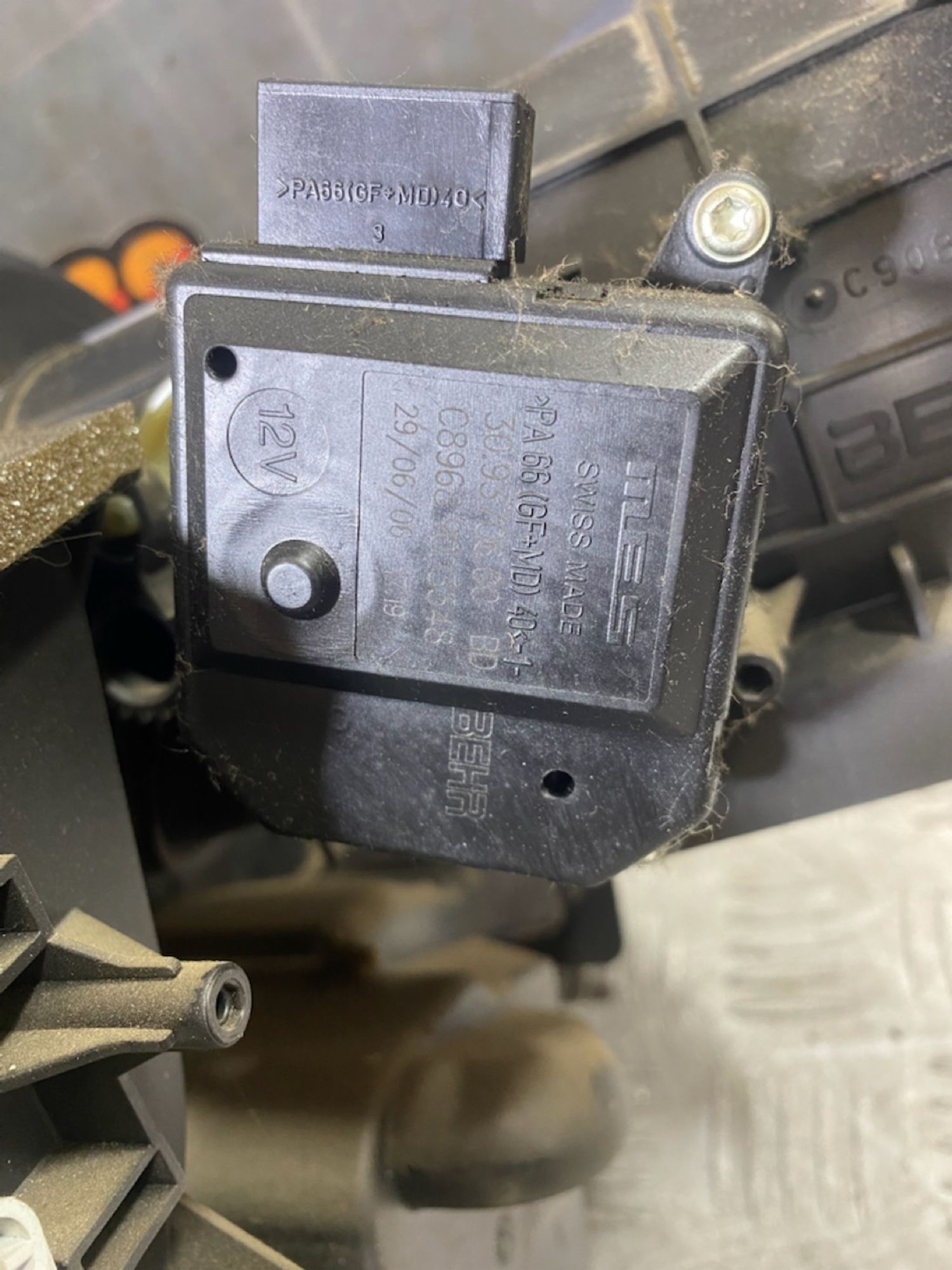 https://ycs.partsauto.market/partsauto-images/thmbs/userImages/7493bedda53ffbba18042670cc6fed05/part/a3ca710c-5bb9-43d2-b699-61d7760d6a5a_1721828351575.jpg