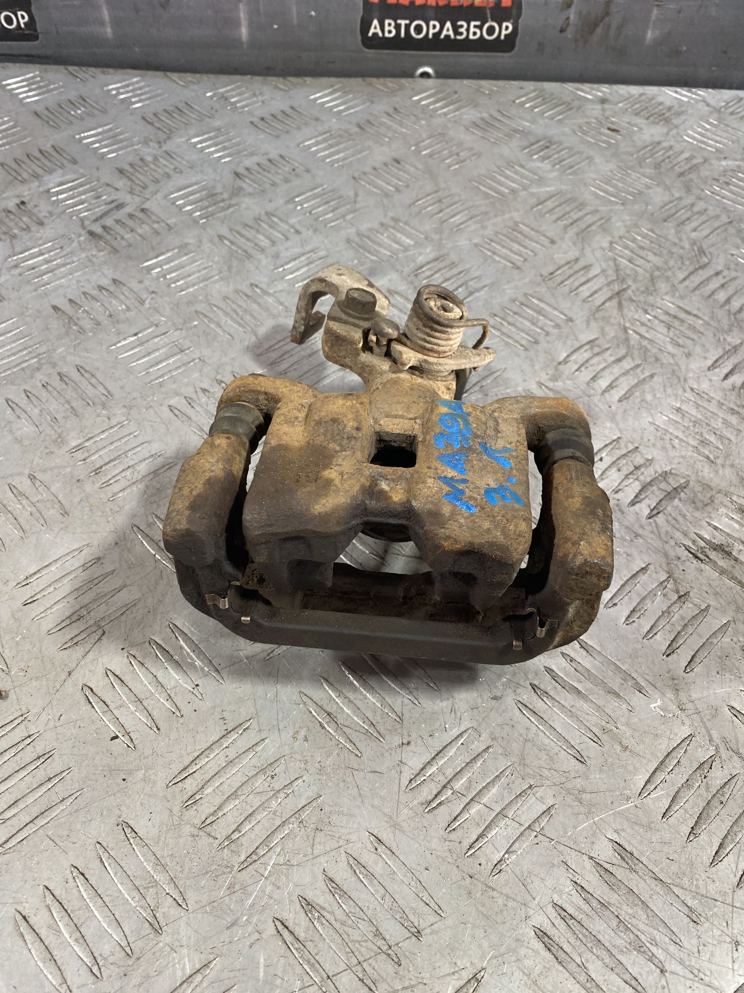 https://ycs.partsauto.market/partsauto-images/thmbs/userImages/7493bedda53ffbba18042670cc6fed05/part/a400e0ad-949e-43a5-9414-4d8ec9594010_1720102789709.jpg