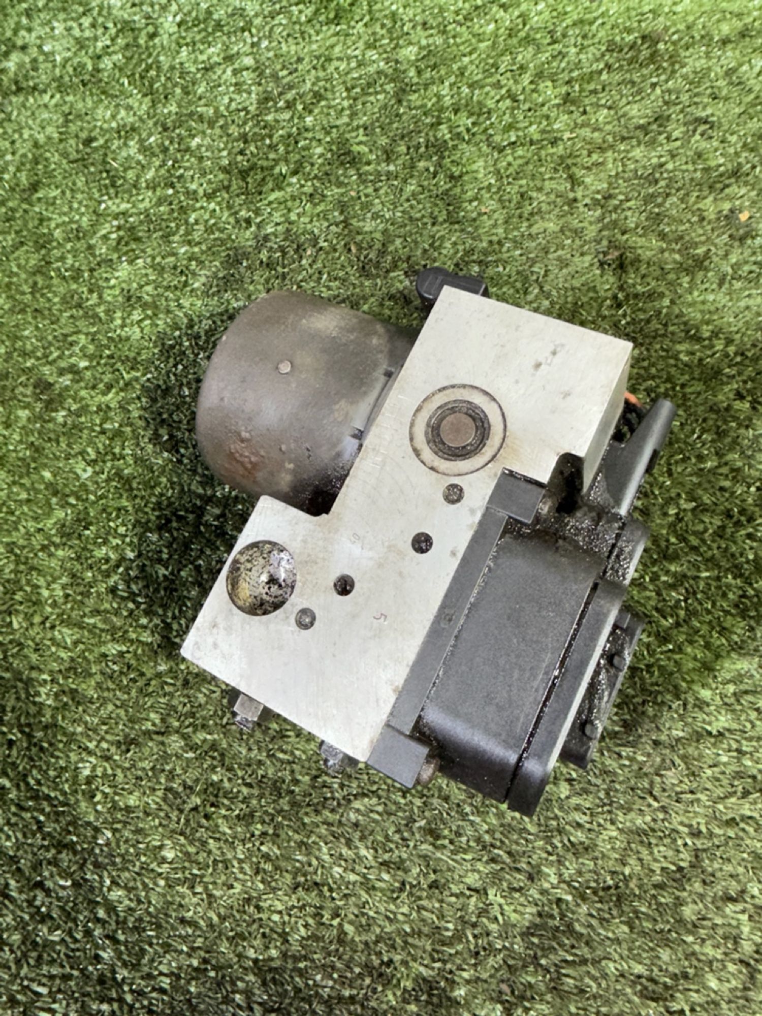 https://ycs.partsauto.market/partsauto-images/thmbs/userImages/7493bedda53ffbba18042670cc6fed05/part/a5b0c603-cbdd-4860-8d11-91004881ac9f_1744192223007.jpg