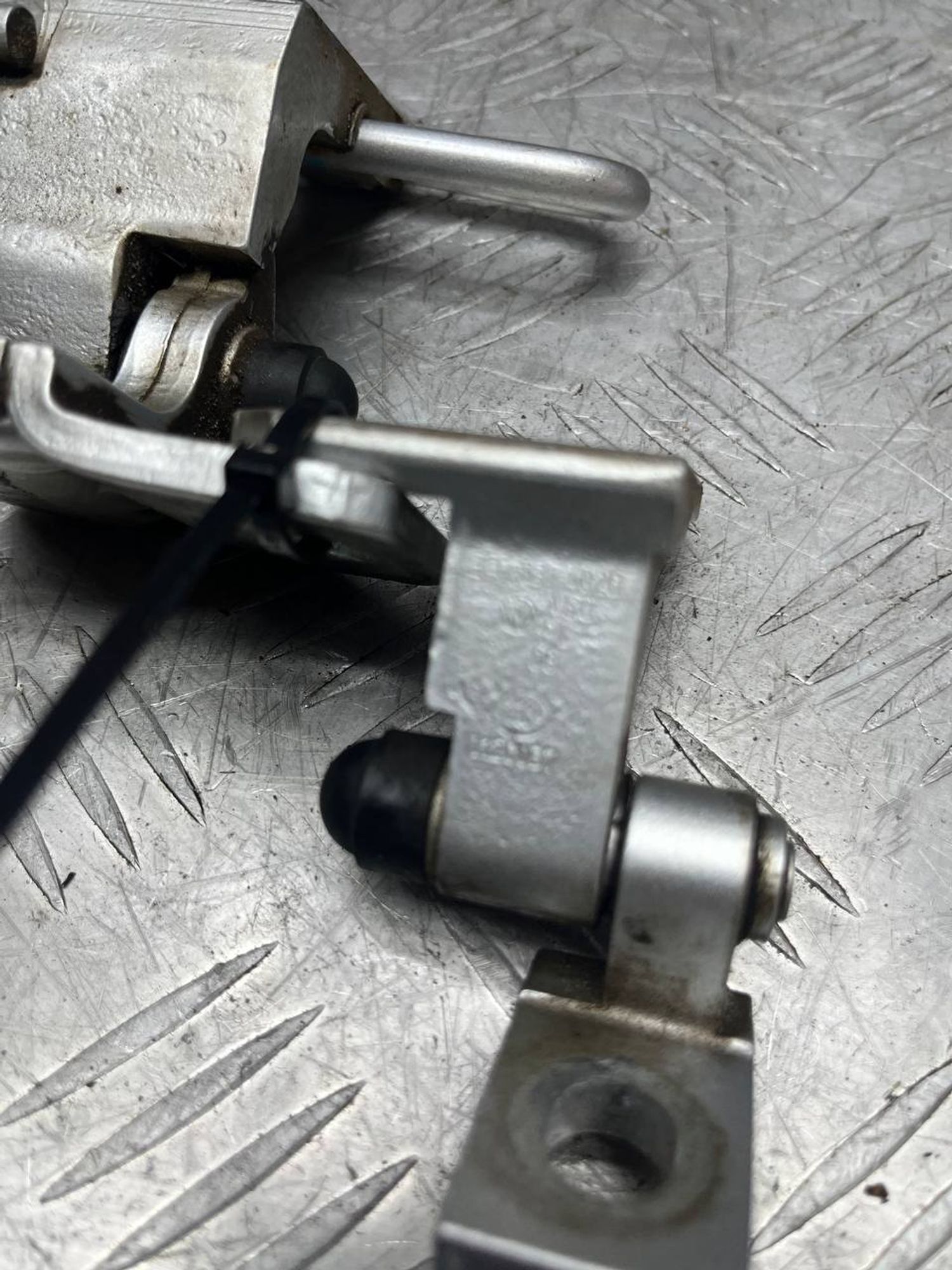 https://ycs.partsauto.market/partsauto-images/thmbs/userImages/7493bedda53ffbba18042670cc6fed05/part/a641186a-92e0-44a0-9592-f78fa0f10d89_1718279452873.jpg