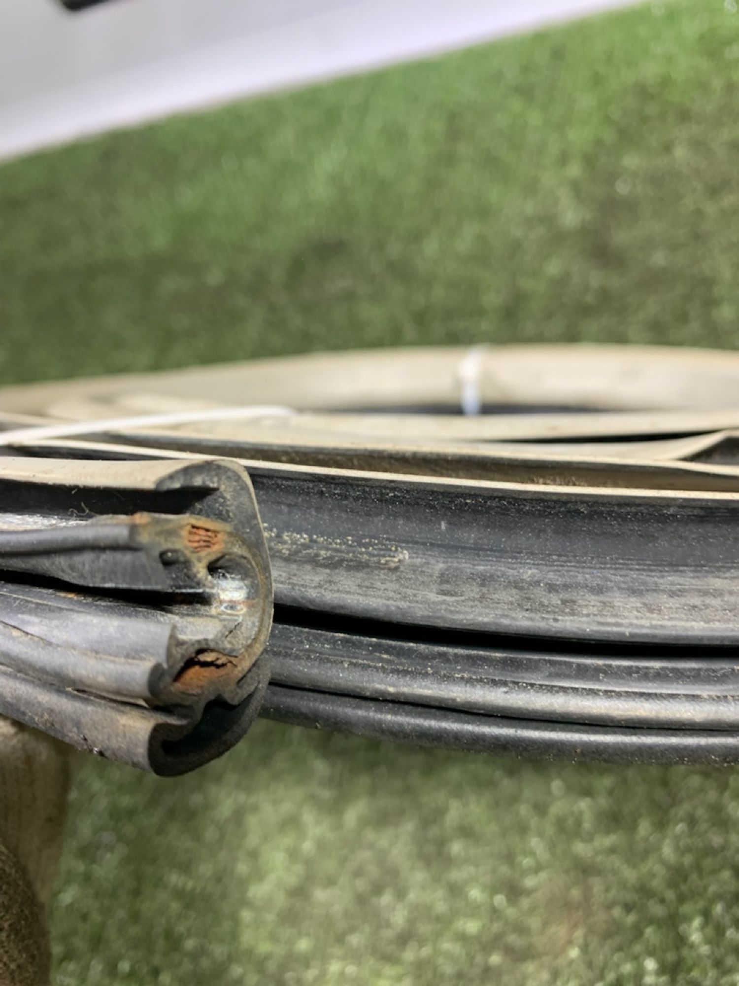 https://ycs.partsauto.market/partsauto-images/thmbs/userImages/7493bedda53ffbba18042670cc6fed05/part/a6ff701e-1ac9-4237-99a2-c1b76918e783_1732110585326.jpg