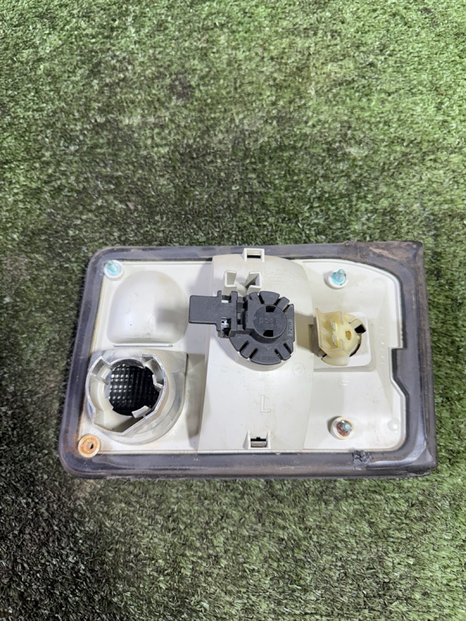 https://ycs.partsauto.market/partsauto-images/thmbs/userImages/7493bedda53ffbba18042670cc6fed05/part/a814cd8c-7ce6-45b3-8ad7-9941d3ddf272_1744719528443.jpg