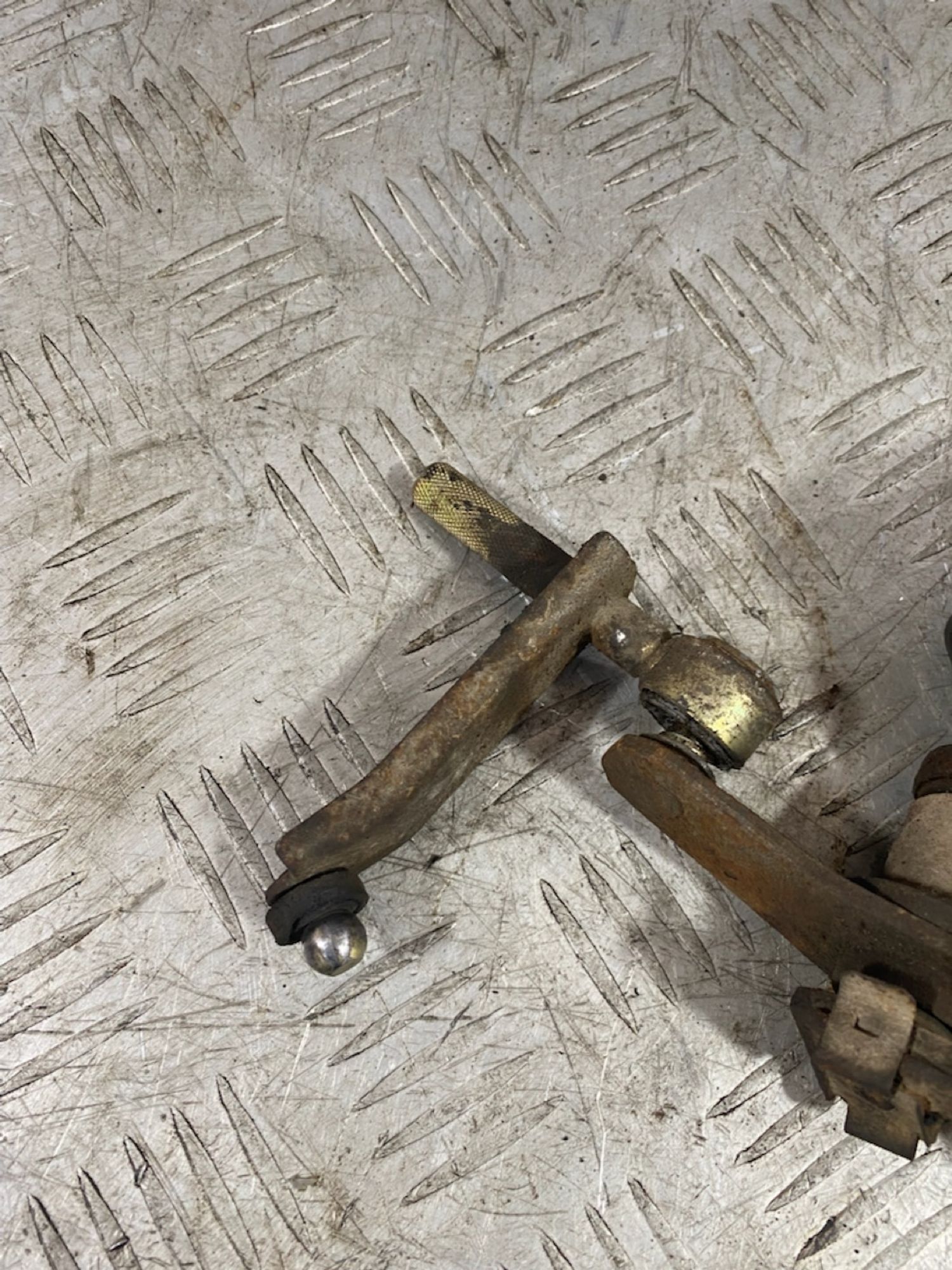 https://ycs.partsauto.market/partsauto-images/thmbs/userImages/7493bedda53ffbba18042670cc6fed05/part/a8a11448-b7ae-45ee-a8bb-da161e57d985_1721663762329.jpg