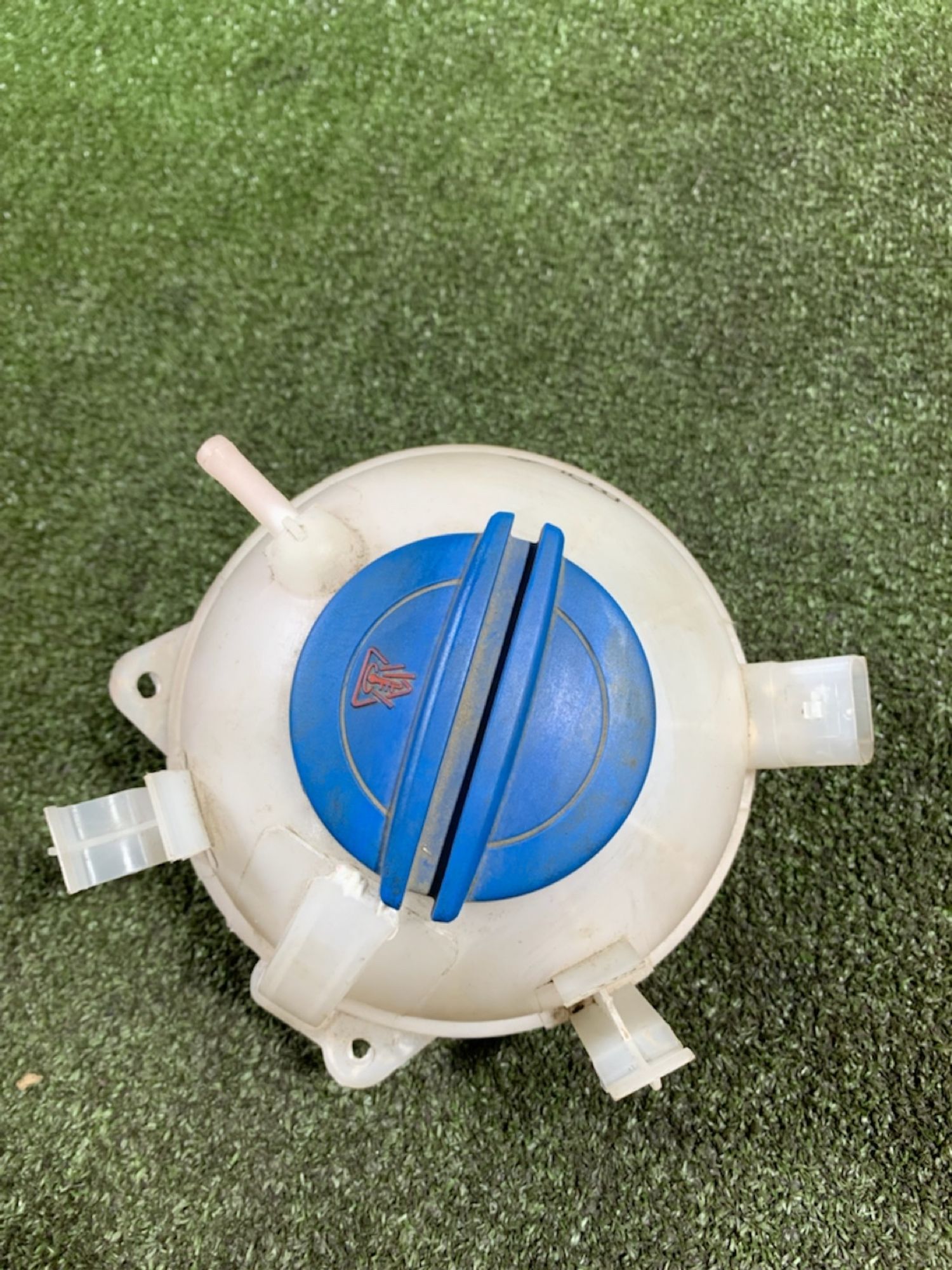 https://ycs.partsauto.market/partsauto-images/thmbs/userImages/7493bedda53ffbba18042670cc6fed05/part/a9671d83-eb05-4f8a-822a-dfecd270485a_1738065796934.jpg