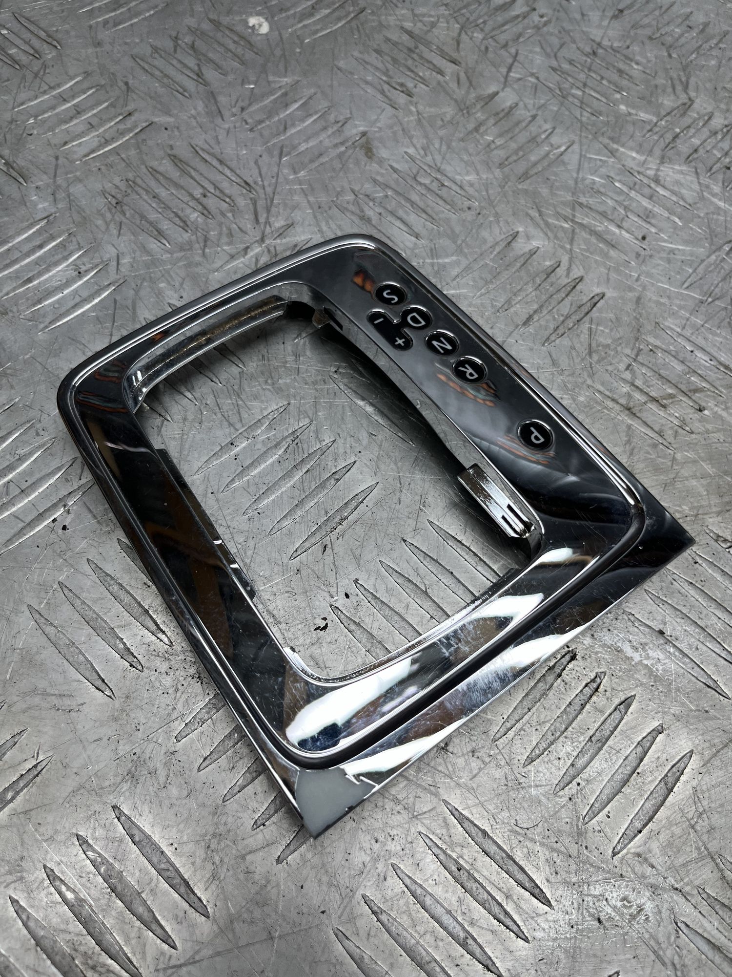 https://ycs.partsauto.market/partsauto-images/thmbs/userImages/7493bedda53ffbba18042670cc6fed05/part/a9a8c8fa-8745-4af4-8d10-e47a1f98d653_1717678849215.jpg