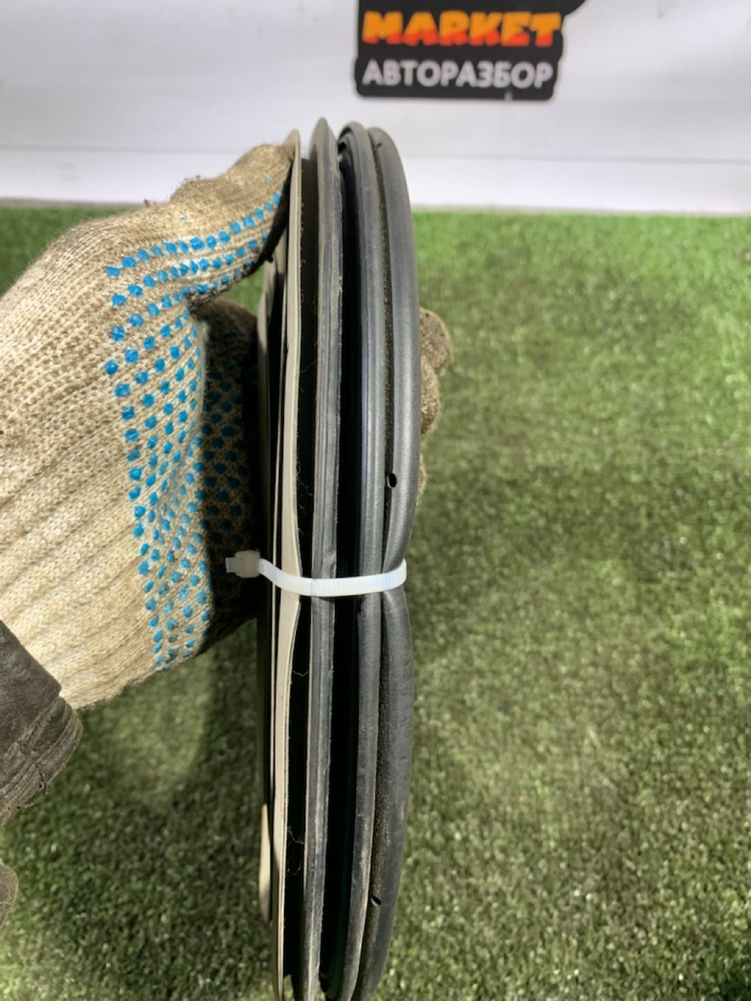 https://ycs.partsauto.market/partsauto-images/thmbs/userImages/7493bedda53ffbba18042670cc6fed05/part/aa4ba454-ce4b-4308-85d2-814afe8343dd_1732091727163.jpg