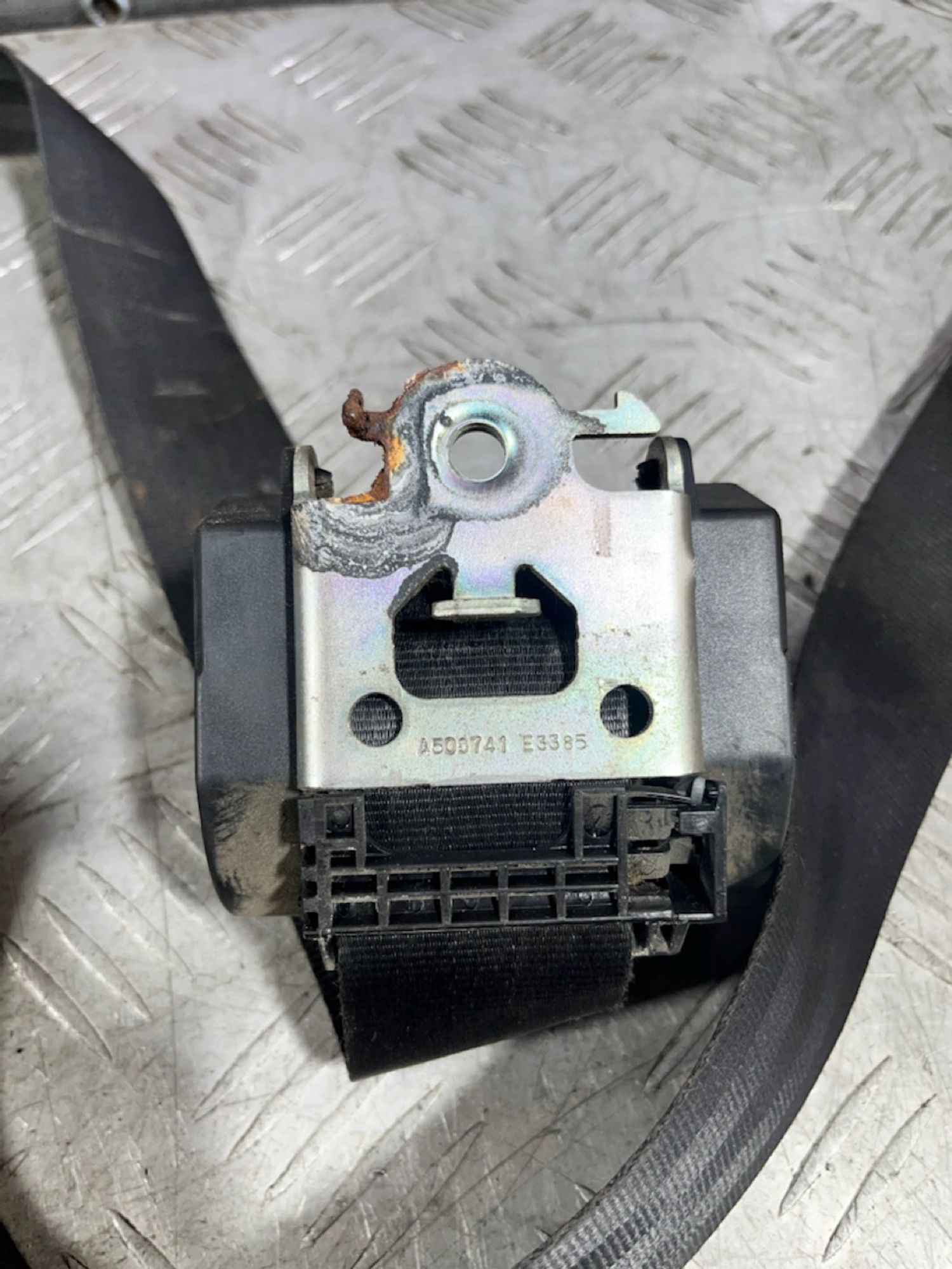 https://ycs.partsauto.market/partsauto-images/thmbs/userImages/7493bedda53ffbba18042670cc6fed05/part/aa5df96a-9a8c-40a9-aeea-e2ab8dbba5cc_1728570961109.jpg