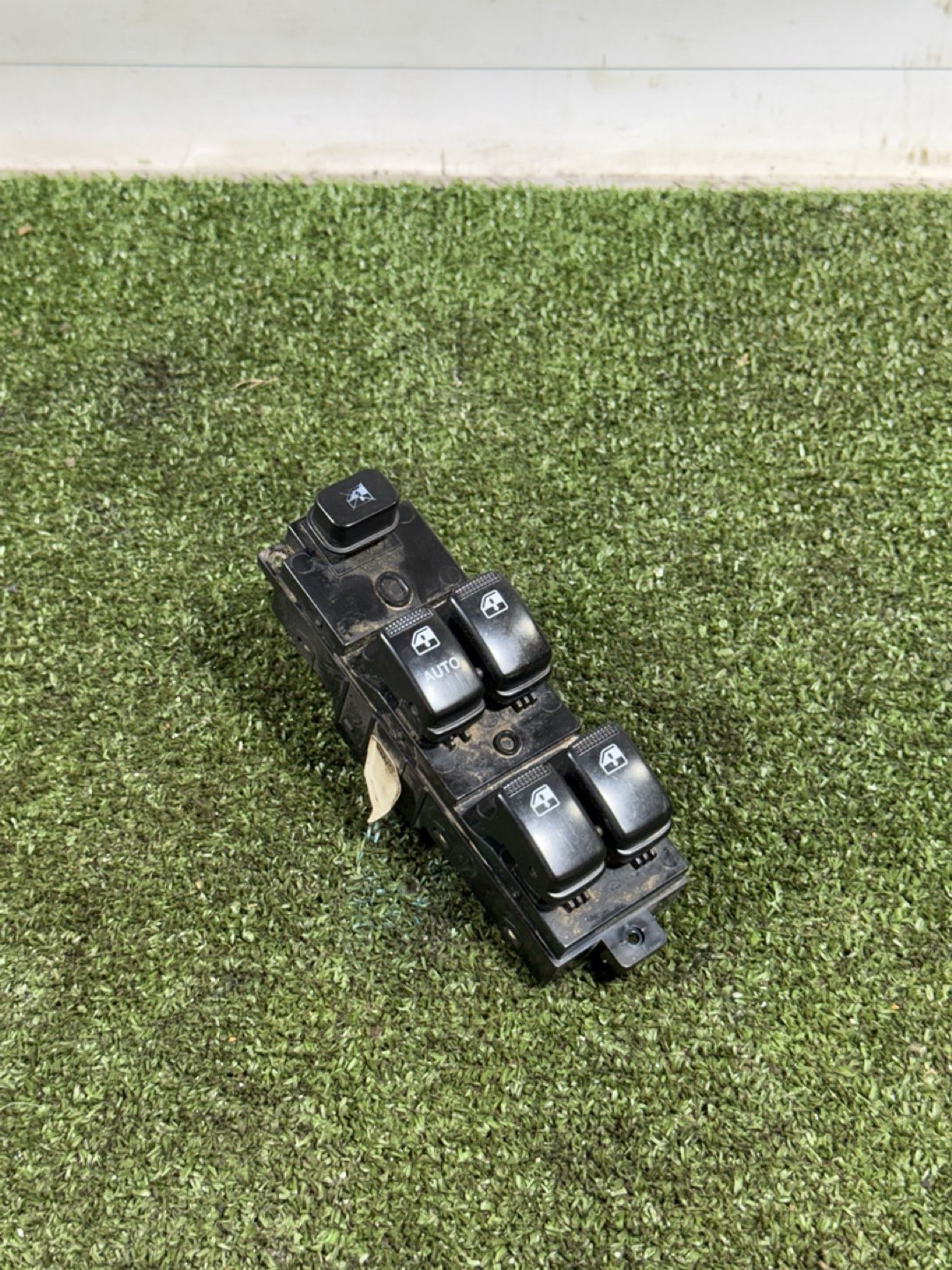 https://ycs.partsauto.market/partsauto-images/thmbs/userImages/7493bedda53ffbba18042670cc6fed05/part/aa96c9f0-3af2-4eb7-90ca-22a3e293ad39_1734615973315.jpg