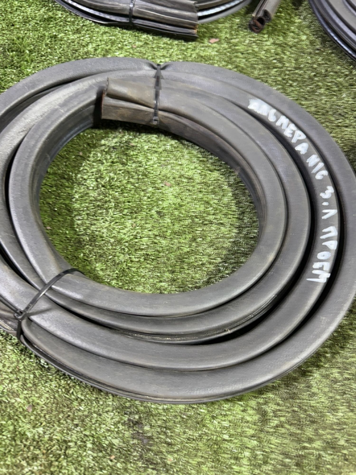https://ycs.partsauto.market/partsauto-images/thmbs/userImages/7493bedda53ffbba18042670cc6fed05/part/abdb7b19-9b7a-4842-9fc5-431054662d6b_1743515088304.jpg