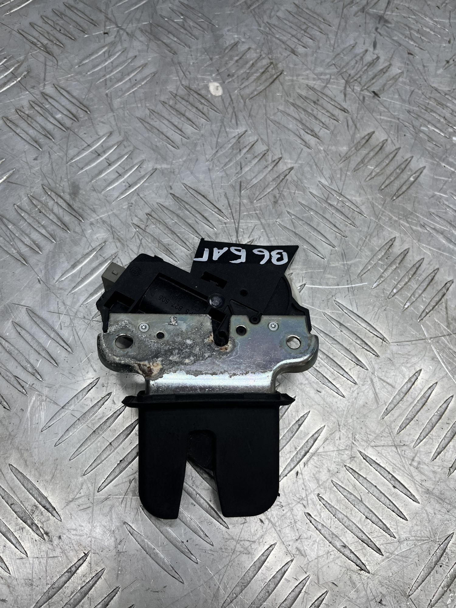 https://ycs.partsauto.market/partsauto-images/thmbs/userImages/7493bedda53ffbba18042670cc6fed05/part/ad0b2079-2340-4f23-972c-b3e69fe59e83_1717667207962.jpg