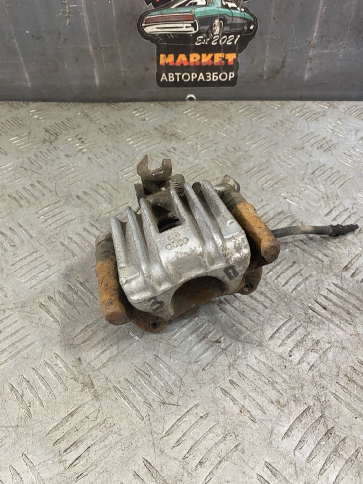 https://ycs.partsauto.market/partsauto-images/thmbs/userImages/7493bedda53ffbba18042670cc6fed05/part/ad5c7c48-ee47-4ccf-a71a-6d91d032ecc6_1721394893386.jpg