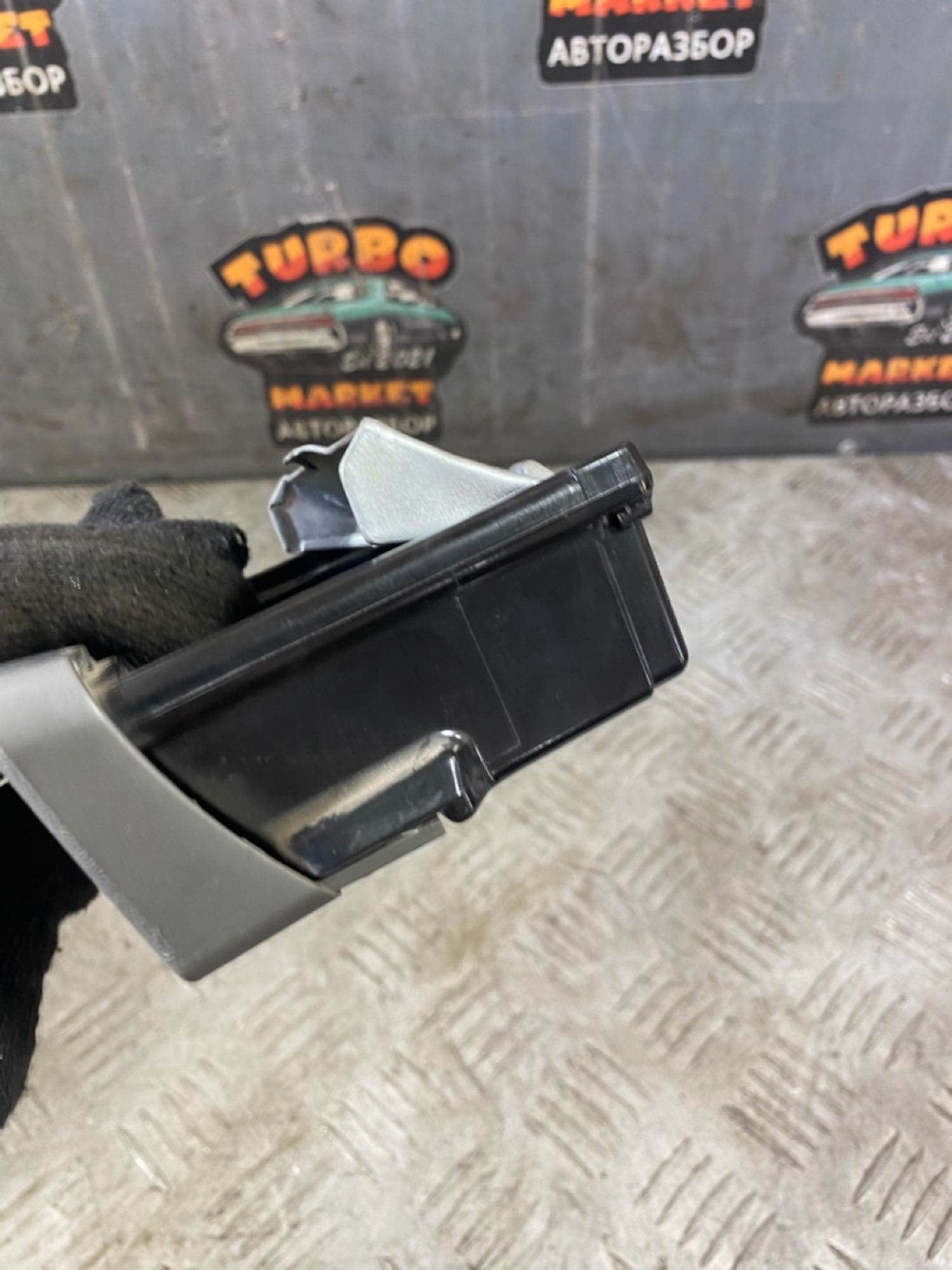 https://ycs.partsauto.market/partsauto-images/thmbs/userImages/7493bedda53ffbba18042670cc6fed05/part/adf057e8-93c2-47f0-9f24-2c691431721a_1724856067926.jpg